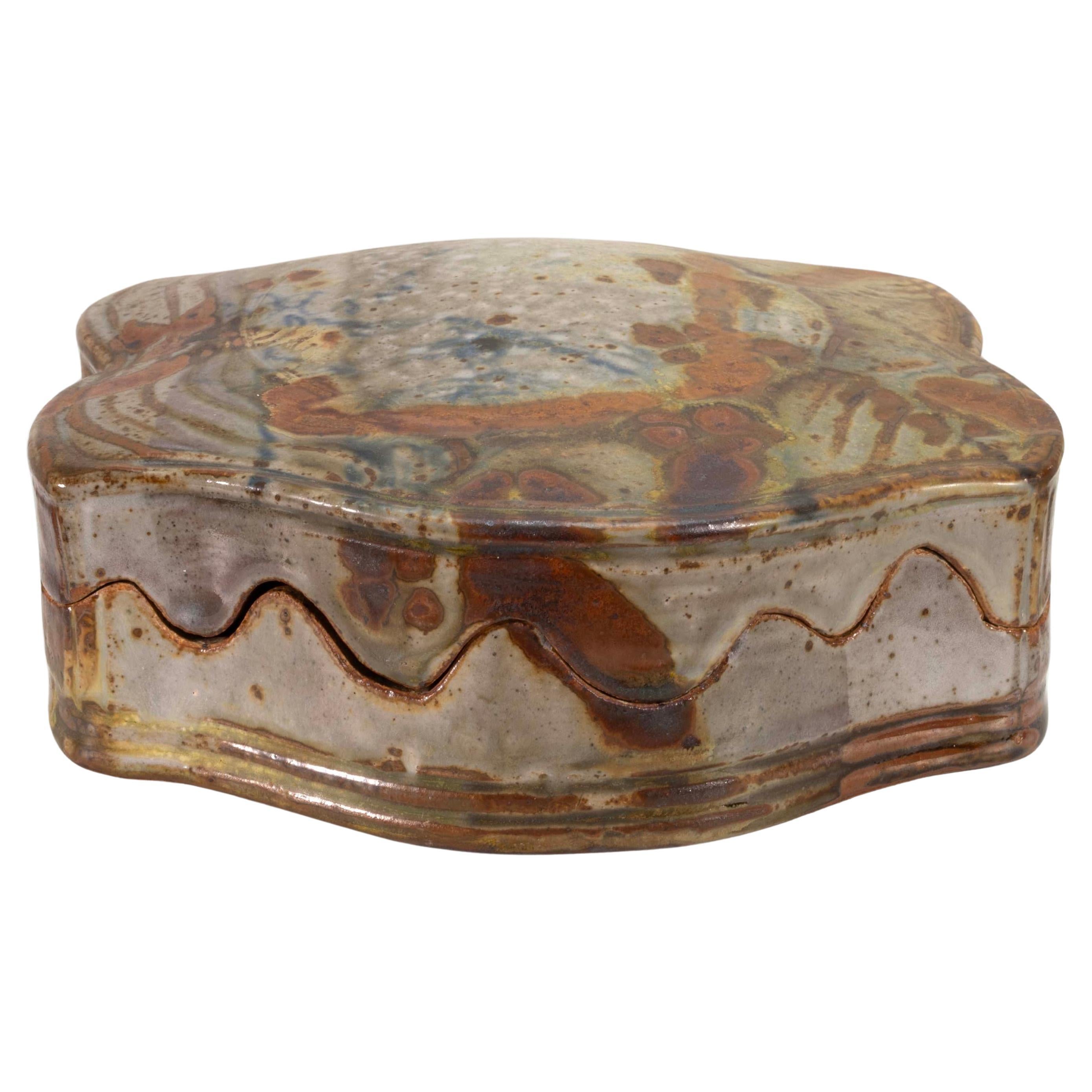 John Glick, piatto da portata in ceramica con coperchio in gres, firmato