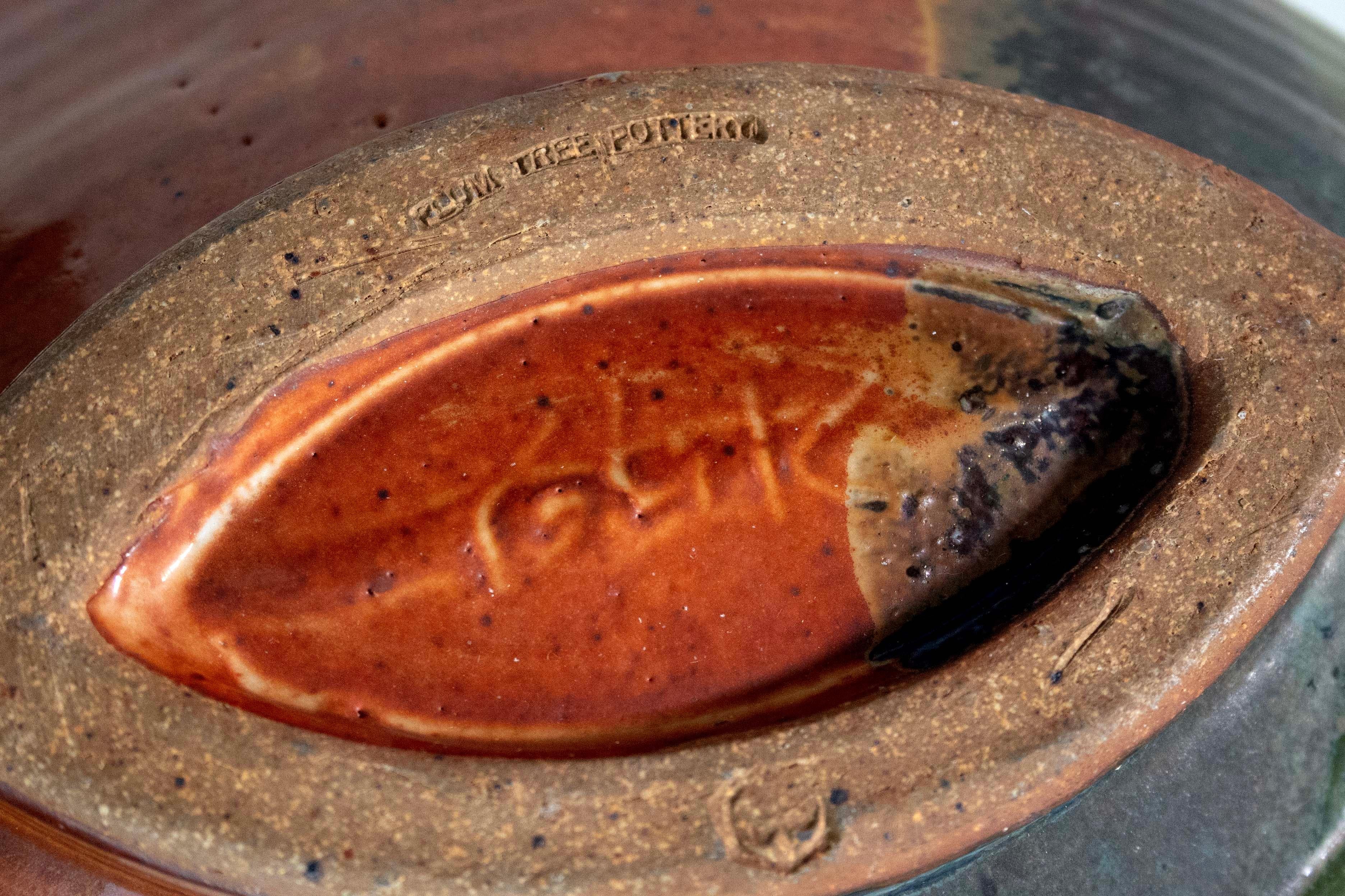 Piatto da portata in ceramica di John Glick firmato e timbrato in vendita 3