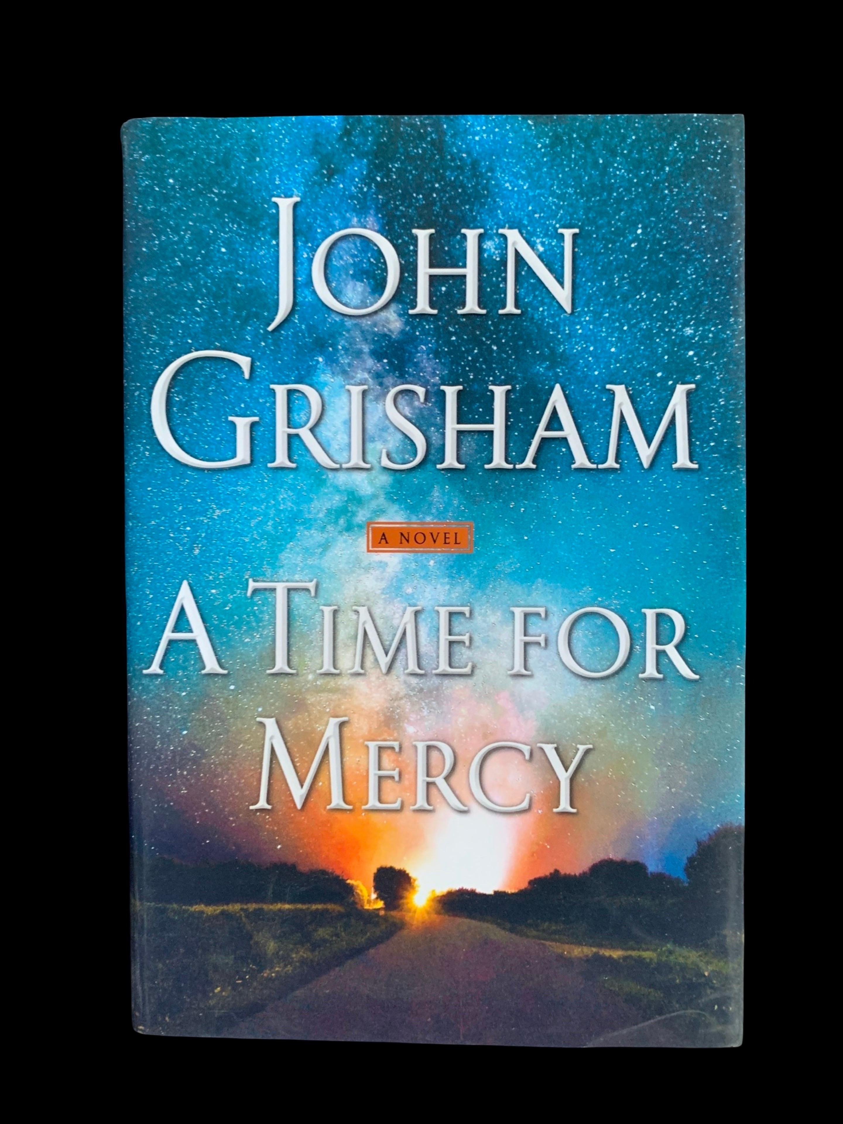 Carta Set di 10 libri rivestiti di John Grisham per la biblioteca/sala multimediale Secondo Set in vendita