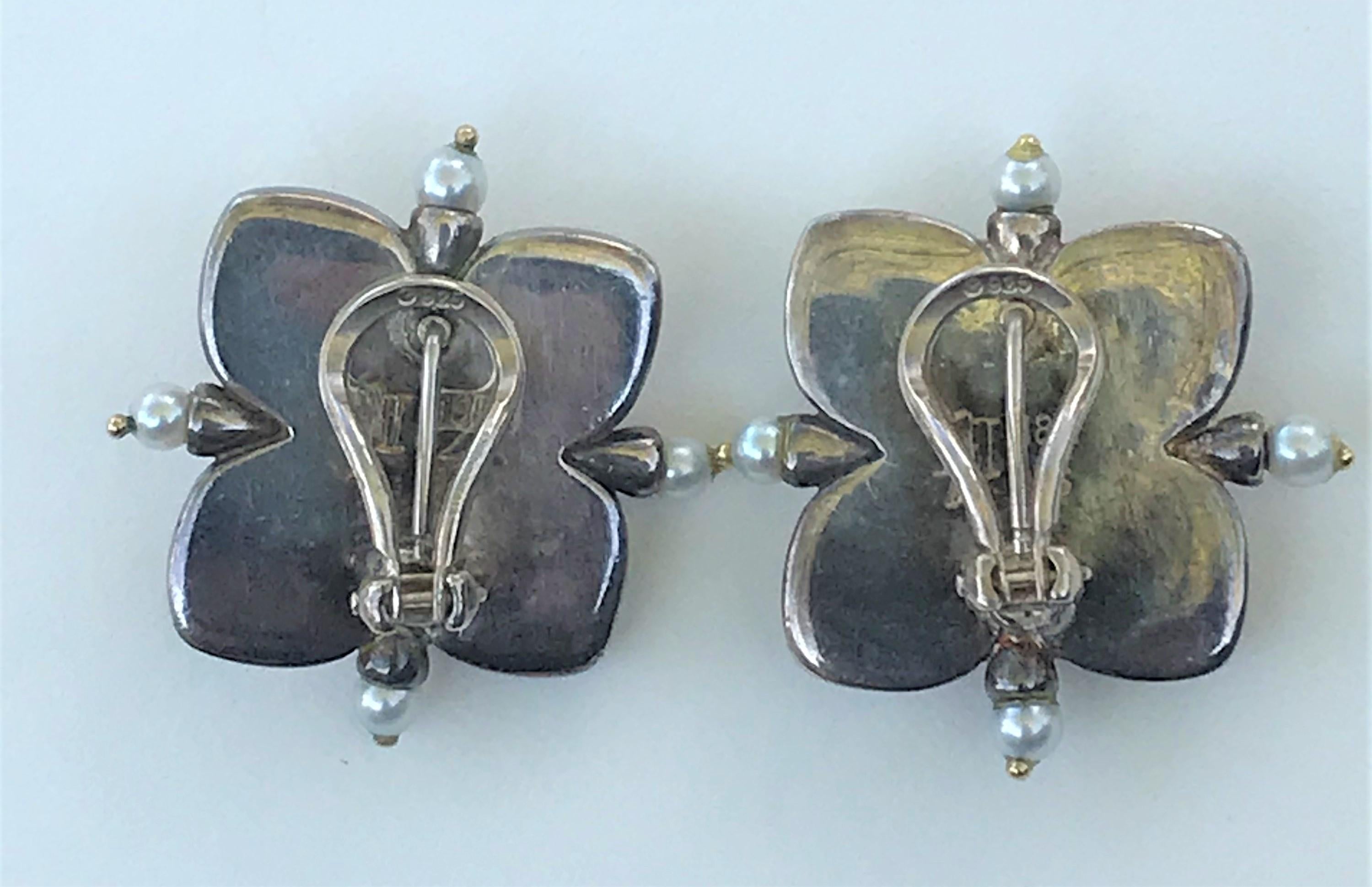 John Hardy Boucles d'oreilles en perles en or 18 carats SS Bon état - En vente à Cincinnati, OH