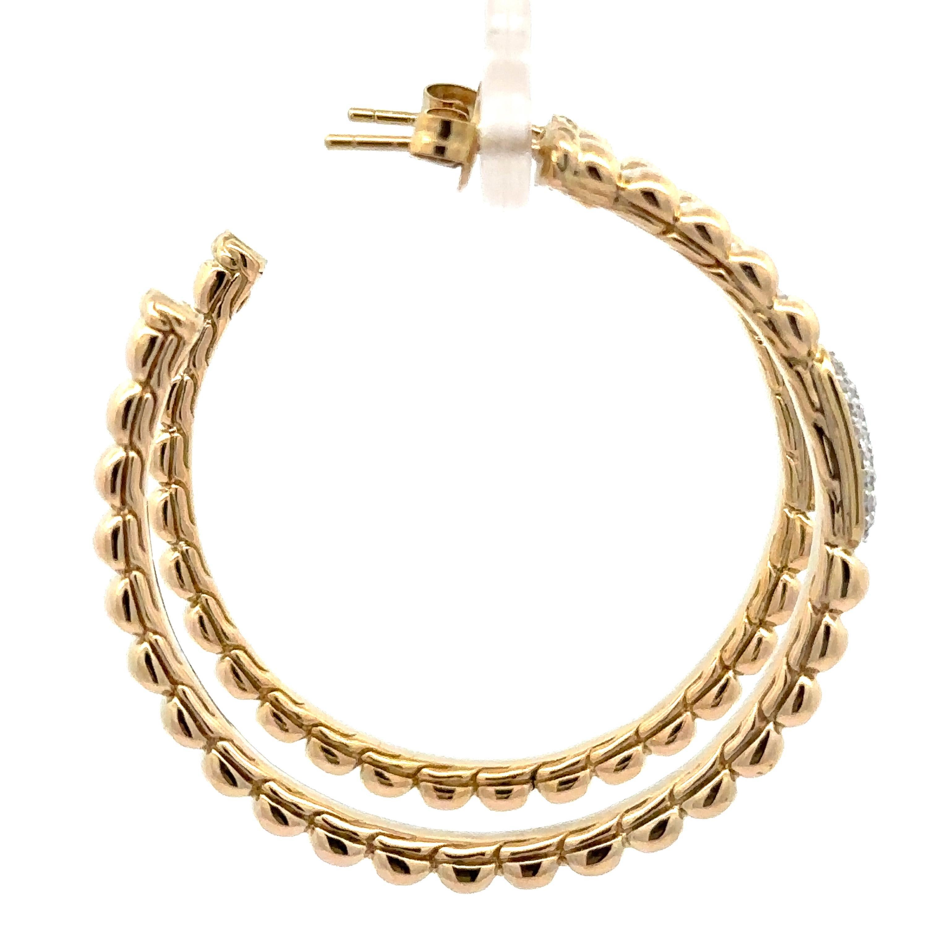 John Hardy 18k Gold 0.25ctw Pave Diamond Large Grooved Hoop Earrings In Excellent Condition For Sale In Montclair, NJ