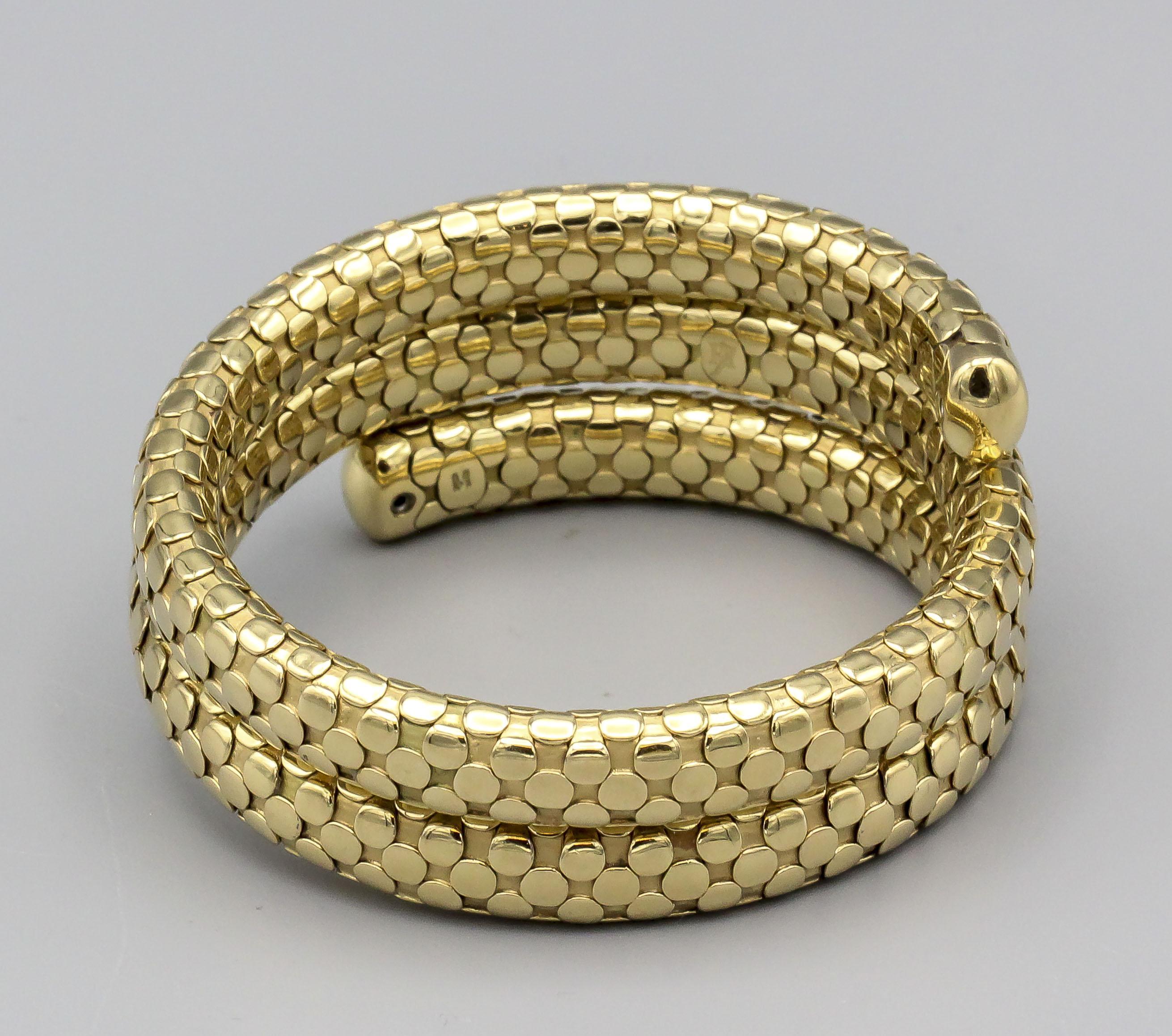 John Hardy 18k Yellow Gold Dot Flexible Coil Bracelet In Good Condition In Bellmore, NY