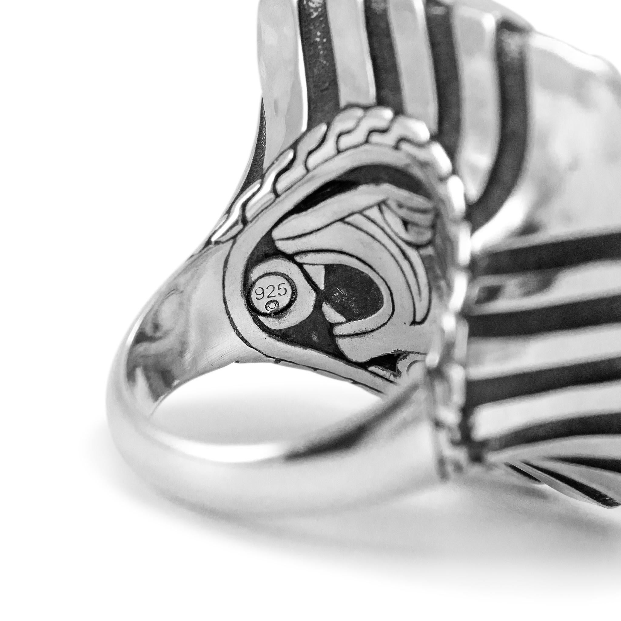 John Hardy 925 Sterling Palu Macan Square Hammered Stripe Cocktail Ring en vente 2