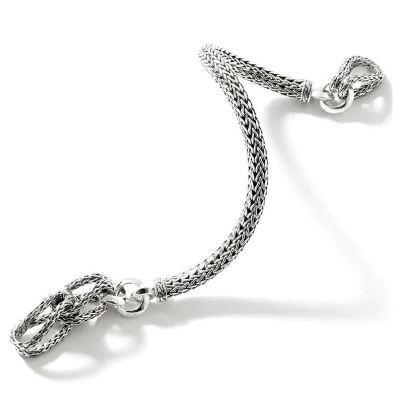 This sterling silver bracelet by John Hardy features a clasp hidden within the intricately woven links.

- Sterling Silver
- Size: Universal Medium
- Hidden Clasp
- Asli Classic Chain Collection