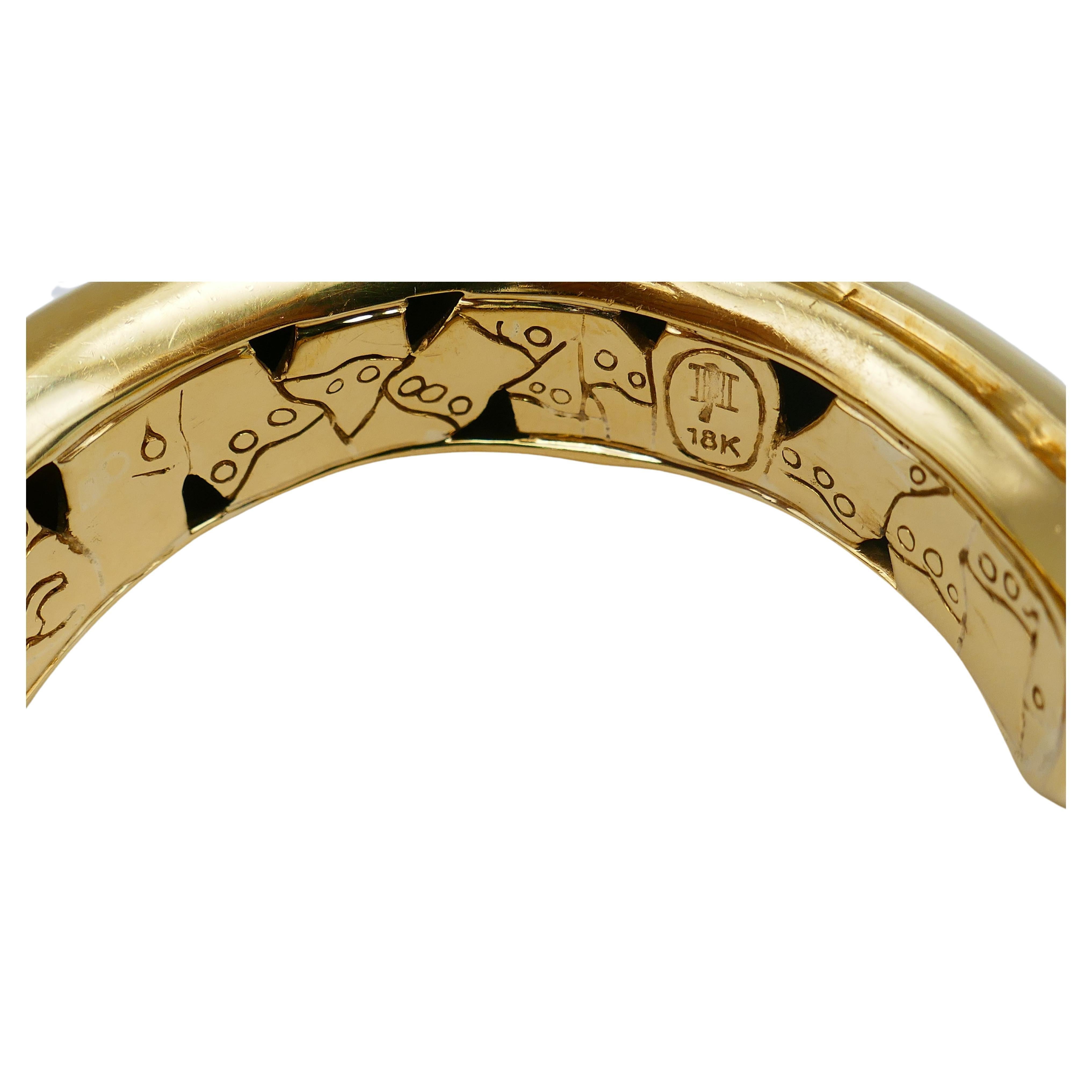 John Hardy Bamboo Gold Bangle Bracelet In Excellent Condition For Sale In Beverly Hills, CA