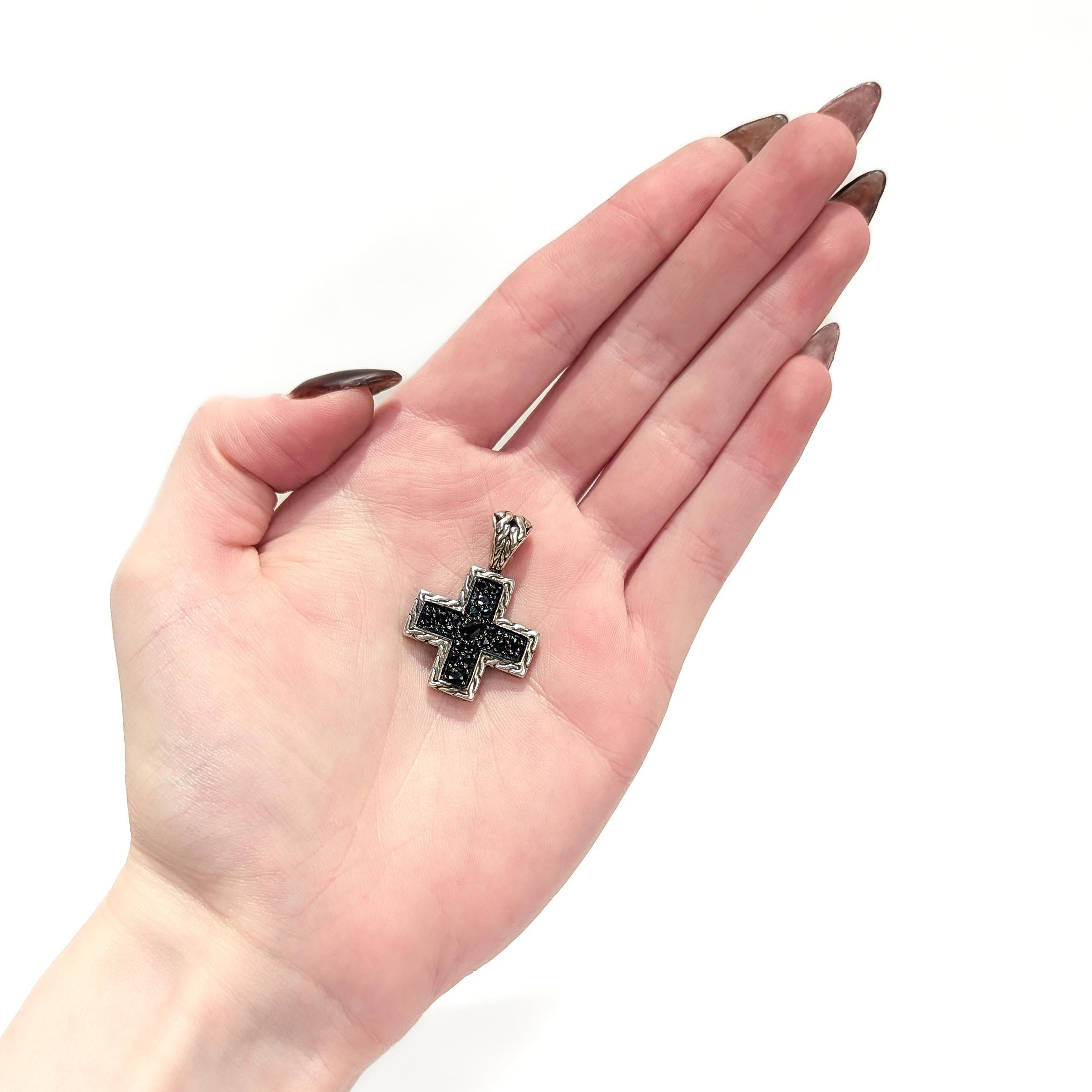 Modern John Hardy Black Sapphire Cable Pattern Silver Cross Pendant For Sale