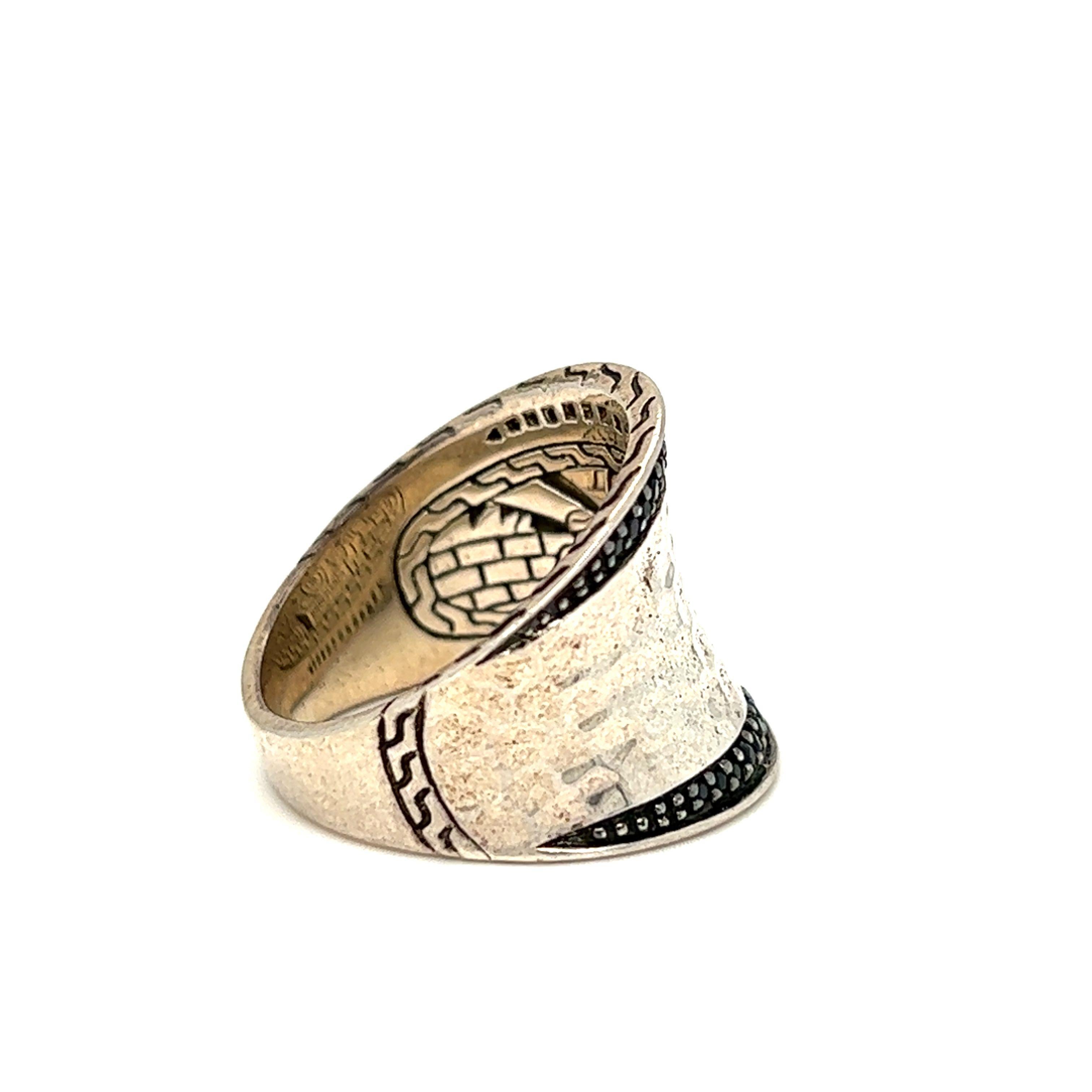 John Hardy Black Sapphire Cigar Band Saddle Ring Sterling Silver In Excellent Condition In beverly hills, CA