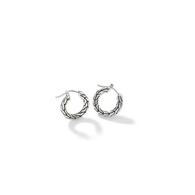 John Hardy Women's Classic Chain Silver Small Hoop Earrings with Full Closure (Dia 10mm) - EB999709

Style No..: EB999709
Hoop Dimensions: 10 MM X 10 MM
Closure: Snap Lock
Metal: Sterling Silver
