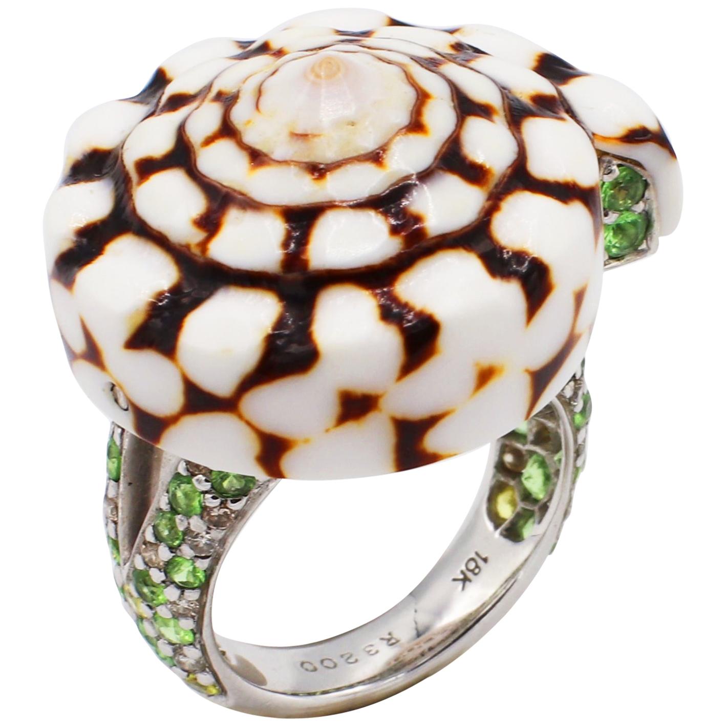 John Hardy Cinta Collection Marble Cone Shell Diamond and Sapphire Cocktail Ring