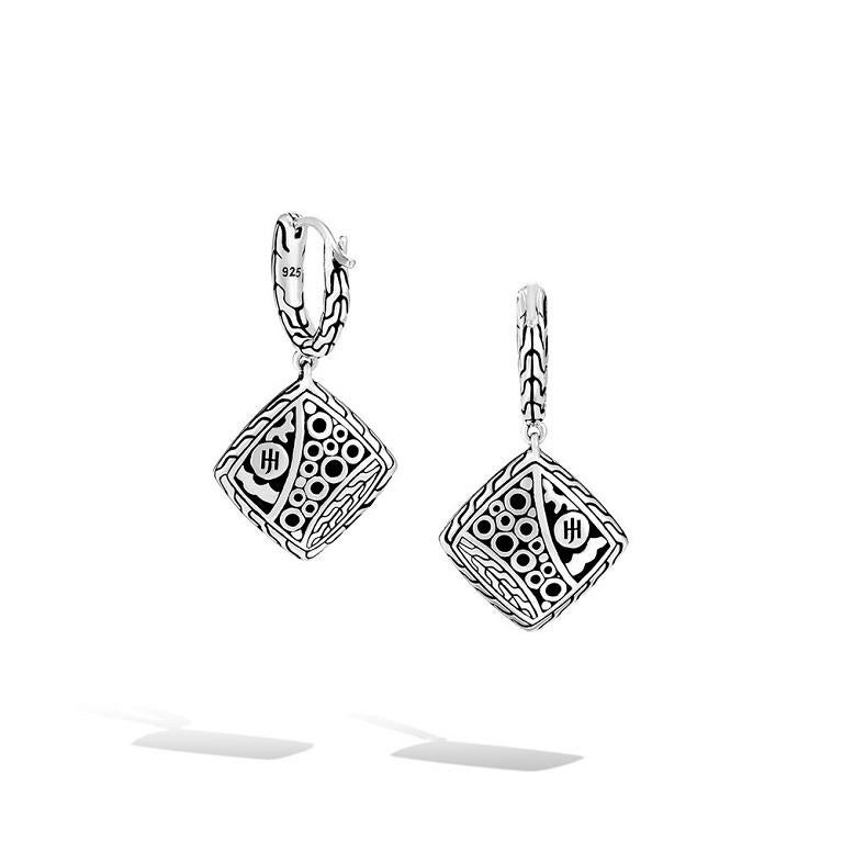 A beautiful pair of John Hardy Classic Chain drop earrings crafted in sterling silver. Showcases a huggie covered in the classic chain motif leading to a square drop with hammered silver, classic chain motif, black sapphire and black spinel