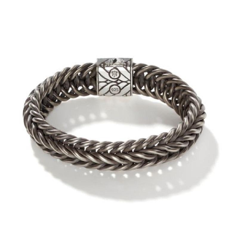 This stunning Kami Chain Bracelet by John Hardy is part of the Classic Chain collection. This piece is the perfect example of master craftsmanship with each sterling silver chain link being meticulously hand crafter and woven into a bracelet. It