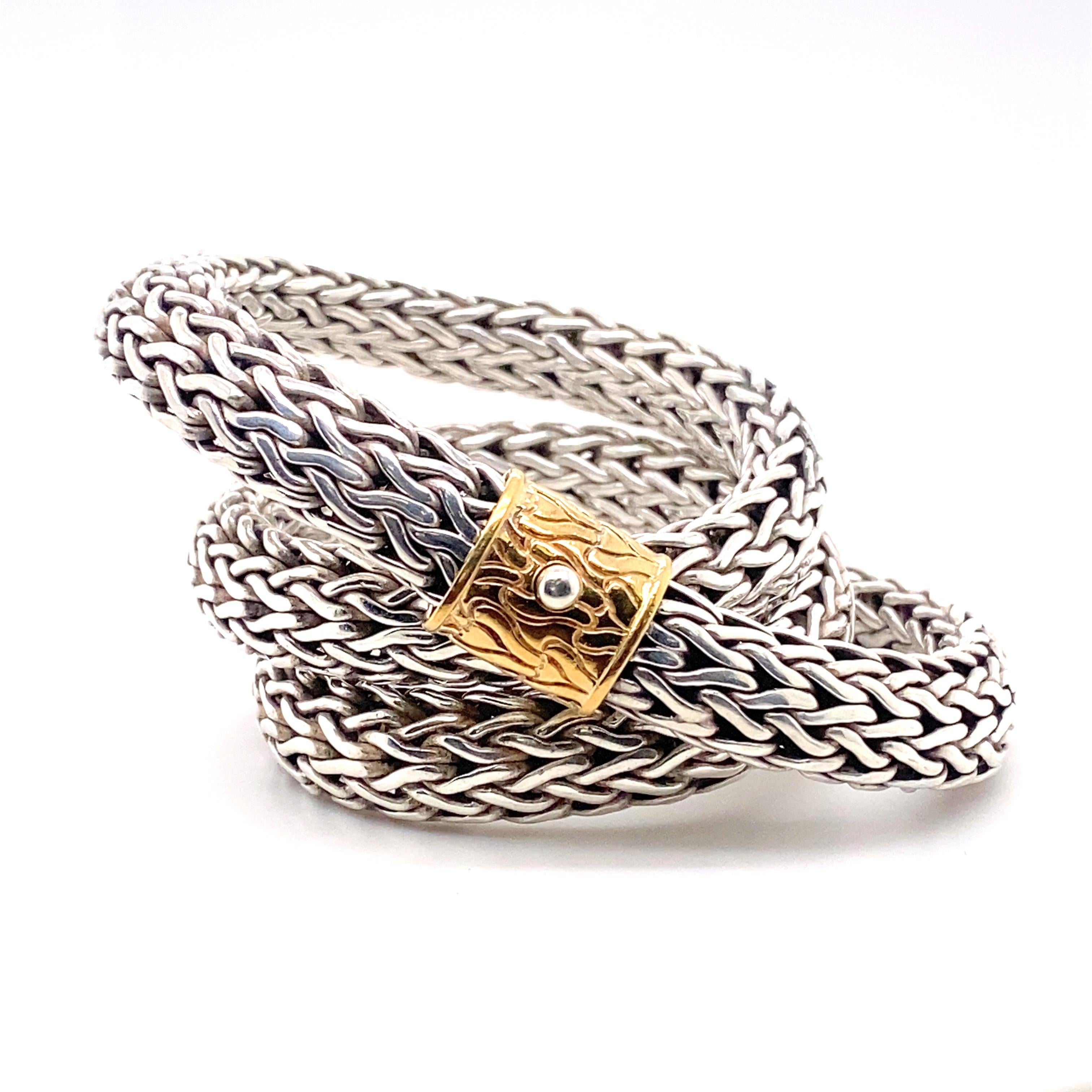 John Hardy Klassische Weizenkette Herrenhalskette
Stil:  Halskette
Metall:   Sterling Silber mit 18kt Gelbgold Detail auf Schließe
Größe/Maße:  20' Inches Länge - 1/2' Inch Breite
Größe:  10 MM dick
Näher:  Push Lock 
Wahrzeichen:  JH