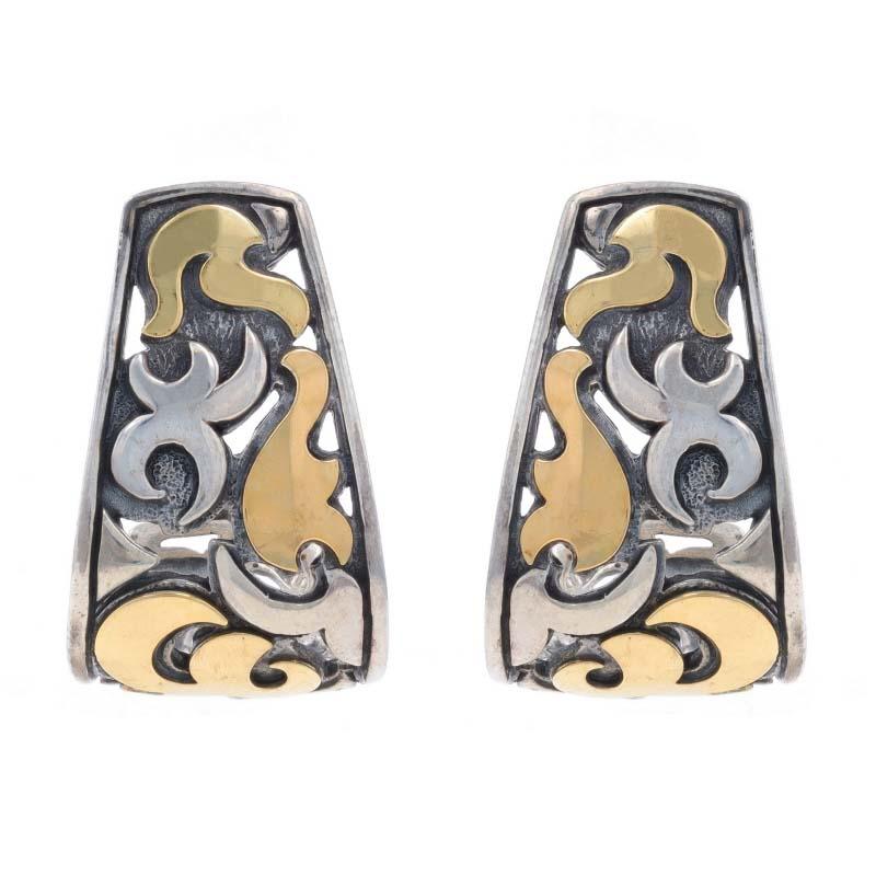 John Hardy Dayak, boucles d'oreilles en forme de selle percées en or jaune 22 carats et argent sterling 925 Excellent état - En vente à Greensboro, NC