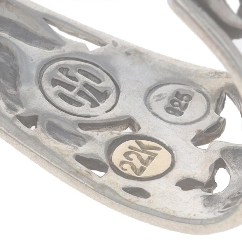 John Hardy Dayak, boucles d'oreilles en forme de selle percées en or jaune 22 carats et argent sterling 925 en vente 1