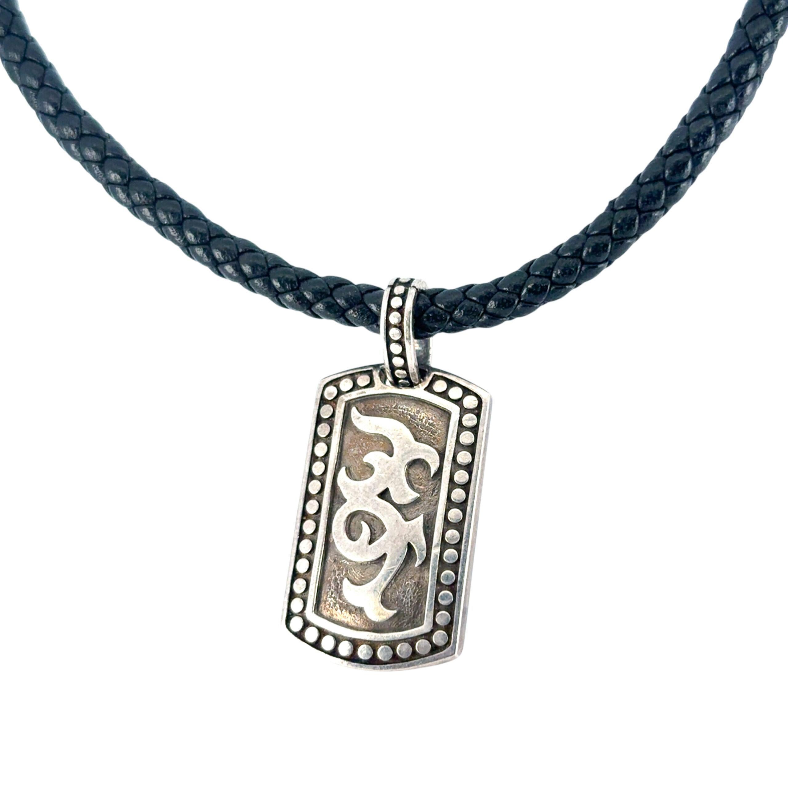 Moderno John Hardy Dayak - Collana con medaglietta in pelle in argento 925 in vendita