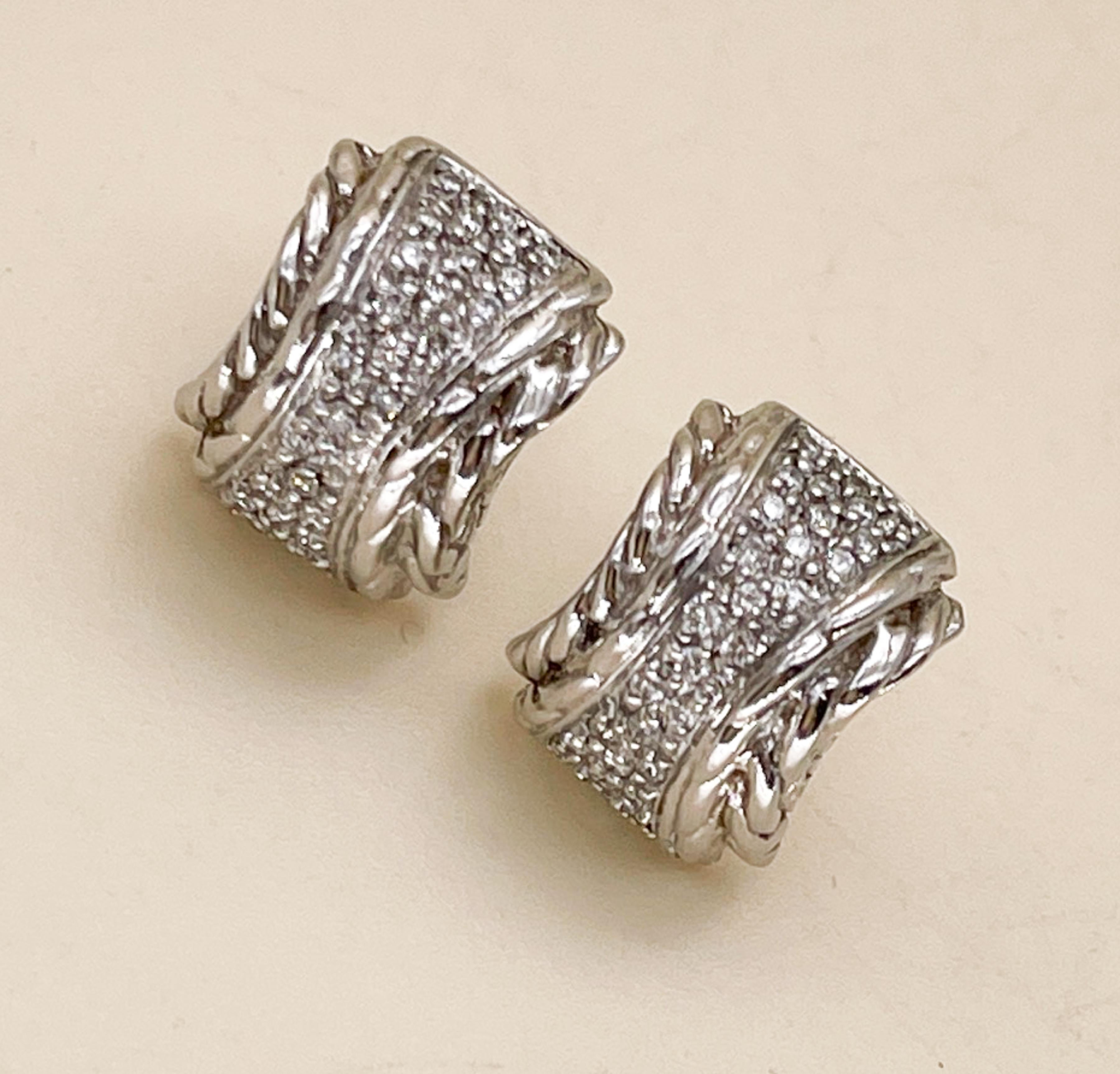 John Hardy kuppelförmige Kettenglied-Diamant-Ohrringe im Zustand „Gut“ im Angebot in Watertown, MA