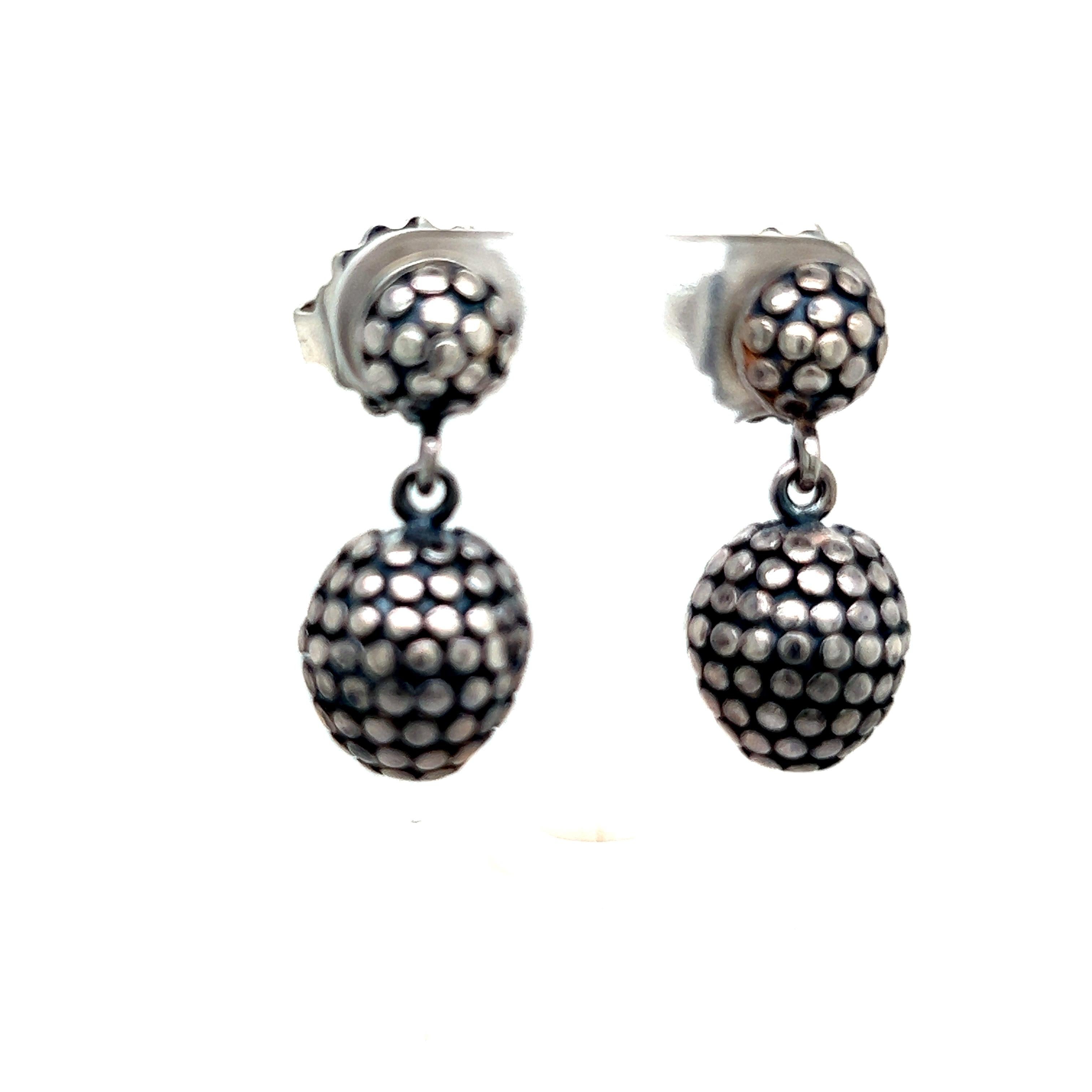 Boucles d'oreilles pendantes John Hardy Estate Dot Ball en argent sterling  Bon état - En vente à Brooklyn, NY