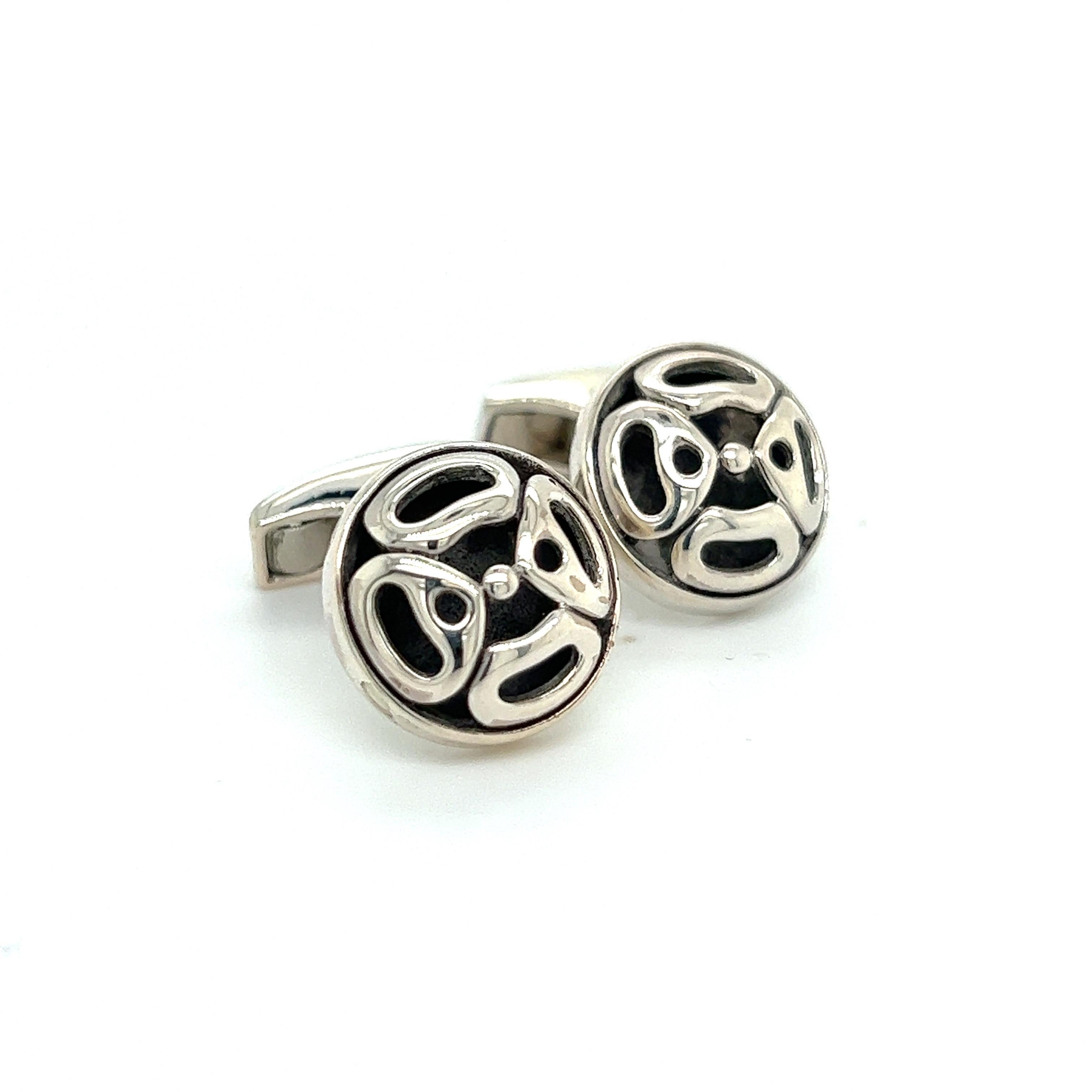 John Hardy Estate Mens Cufflinks Silver JH52

TRUSTED SELLER SINCE 2002

PLEASE SEE OUR HUNDREDS OF POSITIVE FEEDBACKS FROM OUR CLIENTS!!

FREE SHIPPING!!

DETAILS
Weight: 10 Grams
Metal: Sterling Silver

The John Hardy jewelry items are estate