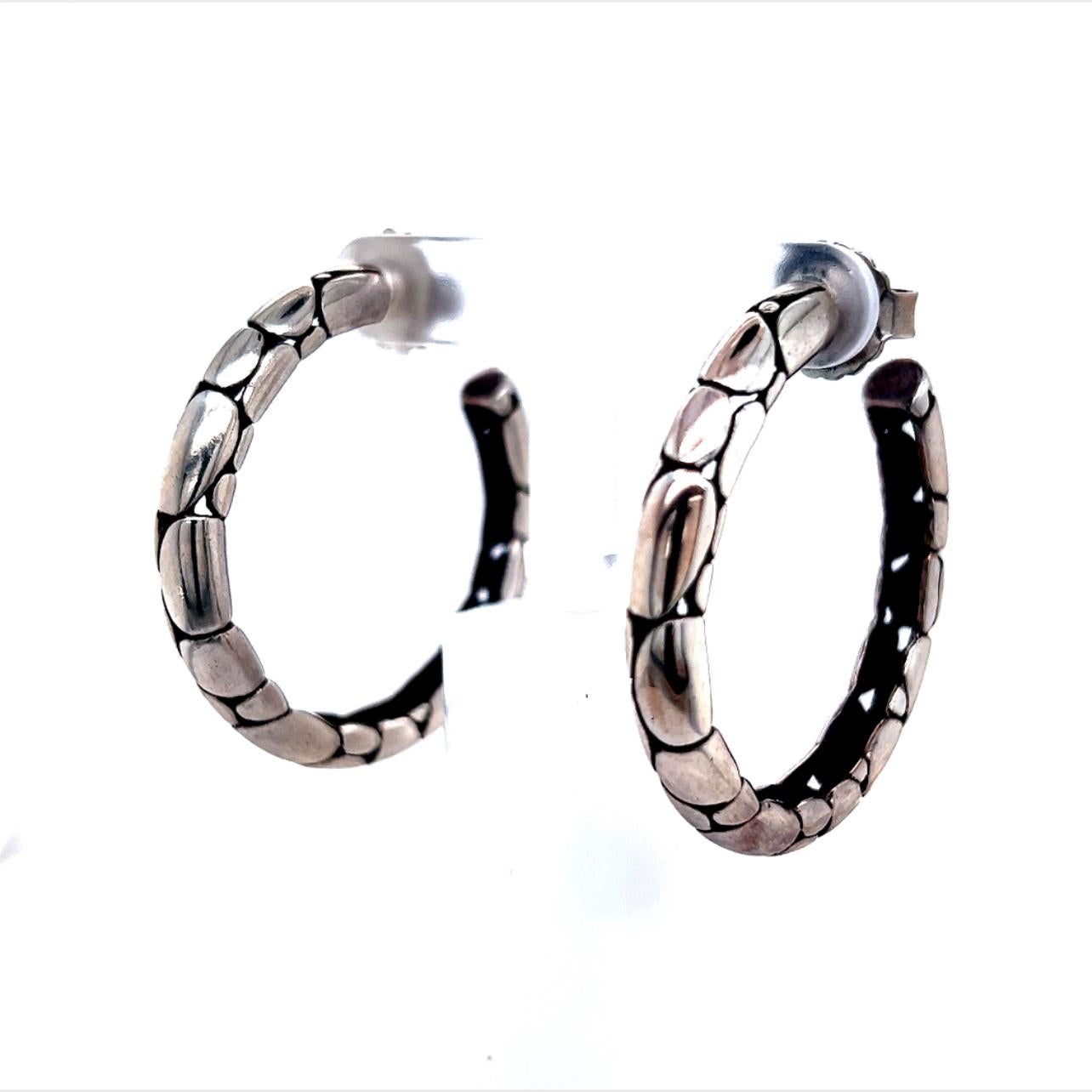 John Hardy Estate Pebble Hoop Earrings Sterling Silver JH21

TRUSTED SELLER SINCE 2002

PLEASE SEE OUR HUNDREDS OF POSITIVE FEEDBACKS FROM OUR CLIENTS!!

FREE SHIPPING!!

DETAILS
Style: Pebble
Earrings: Hoop
Drop: 1.5 Inches
Weight: 14.9