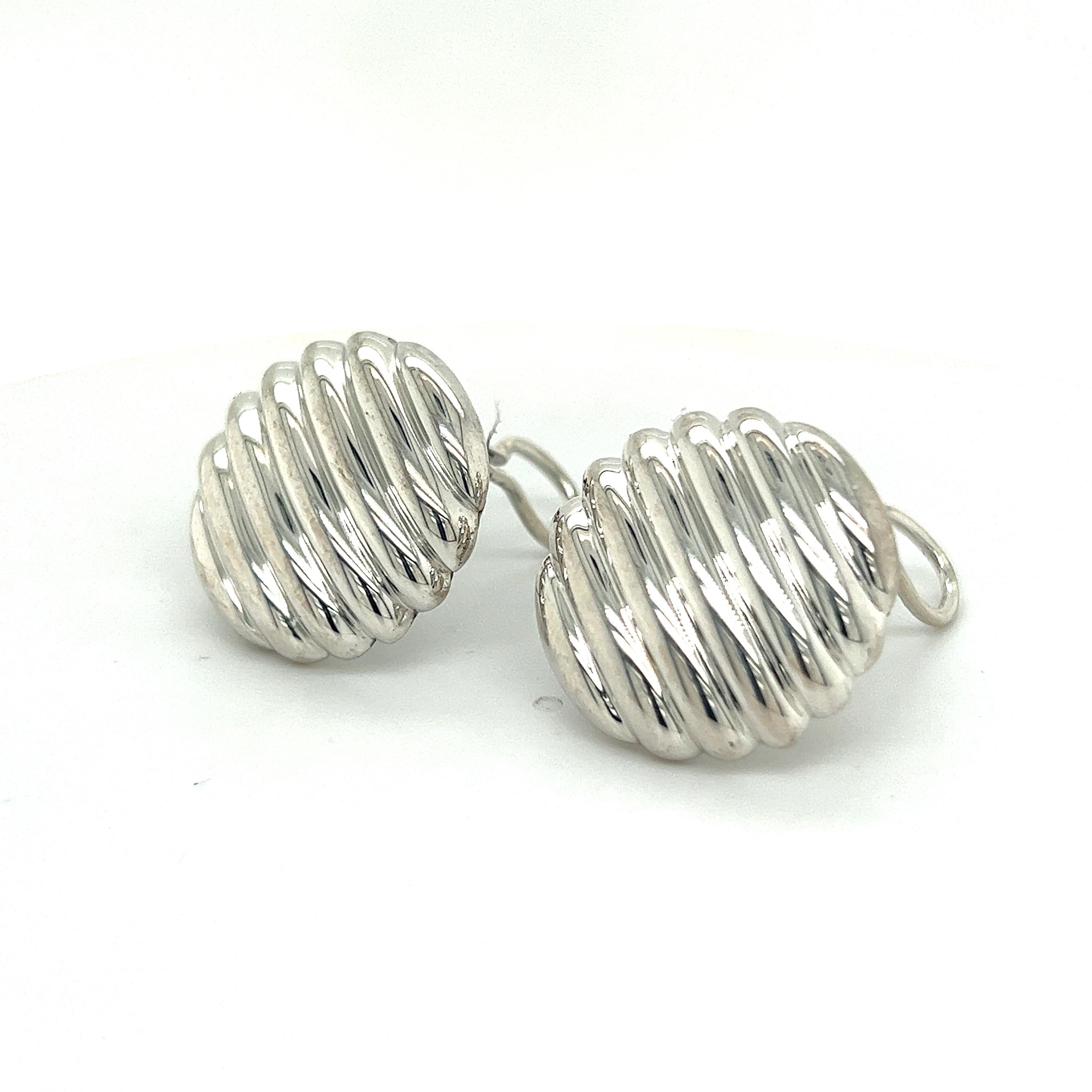 Authentic John Hardy Estate Ribbed Earrings With Omega Back Sterling Silver JH44

TRUSTED SELLER SINCE 2002

PLEASE SEE OUR HUNDREDS OF POSITIVE FEEDBACKS FROM OUR CLIENTS!!

FREE SHIPPING!!

DETAILS
Earrings: Omega Back
Style: Ribbed