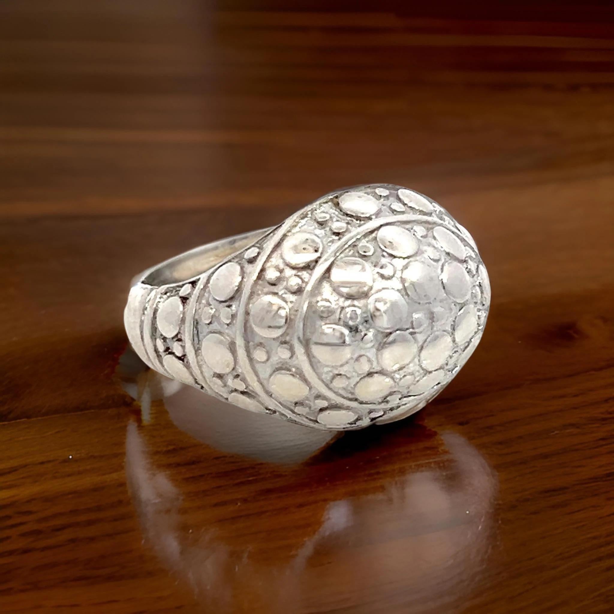 Anillo auténtico John Hardy Estate de plata de ley talla 6,5, 9,7 gramos JH107

VENDEDOR DE CONFIANZA DESDE 2002

¡¡POR FAVOR VEA NUESTROS CIENTOS DE COMENTARIOS POSITIVOS DE NUESTROS CLIENTES!!

¡¡ENVÍO GRATUITO!!

DETALLES
Anillo de mujer
Tamaño