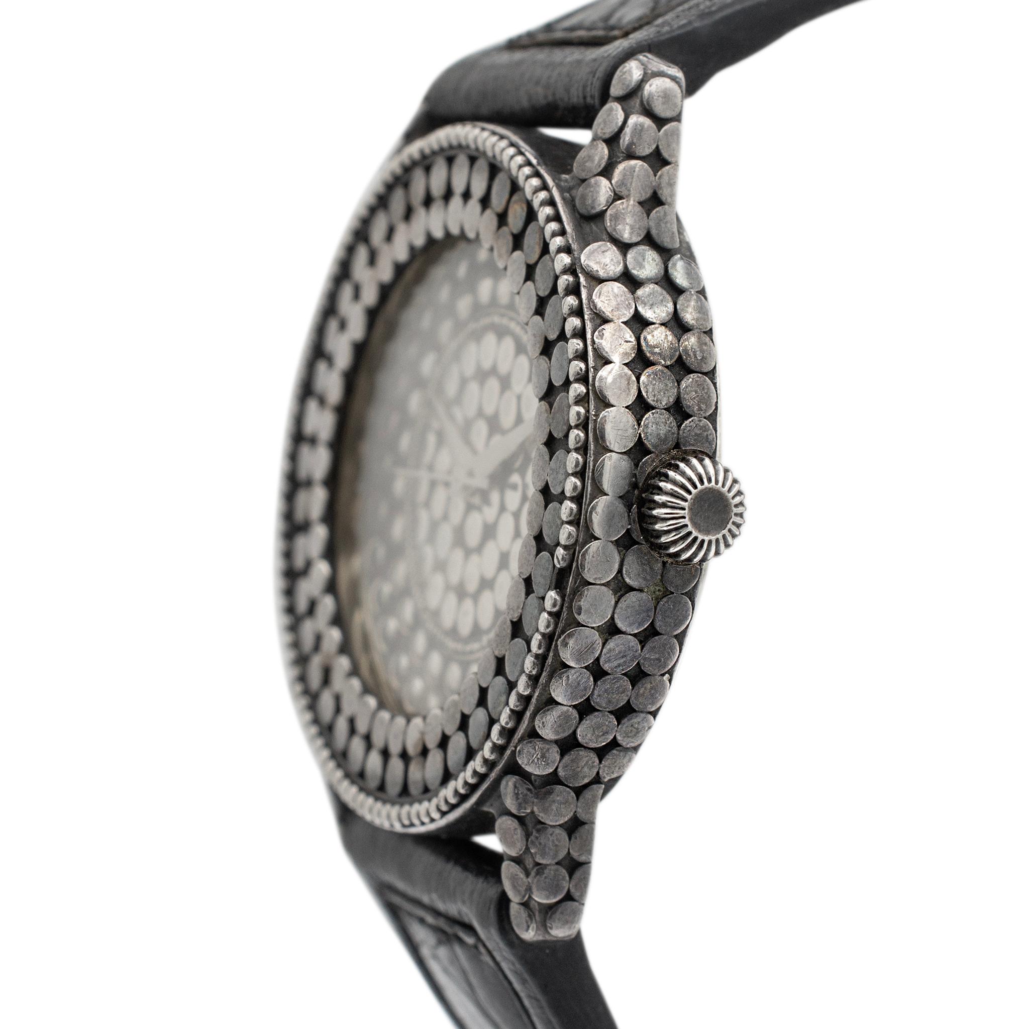 John Hardy Handgefertigte freistehende Uhr, Modell 4874 Kollektion 36MM, aus Sterlingsilber 3
