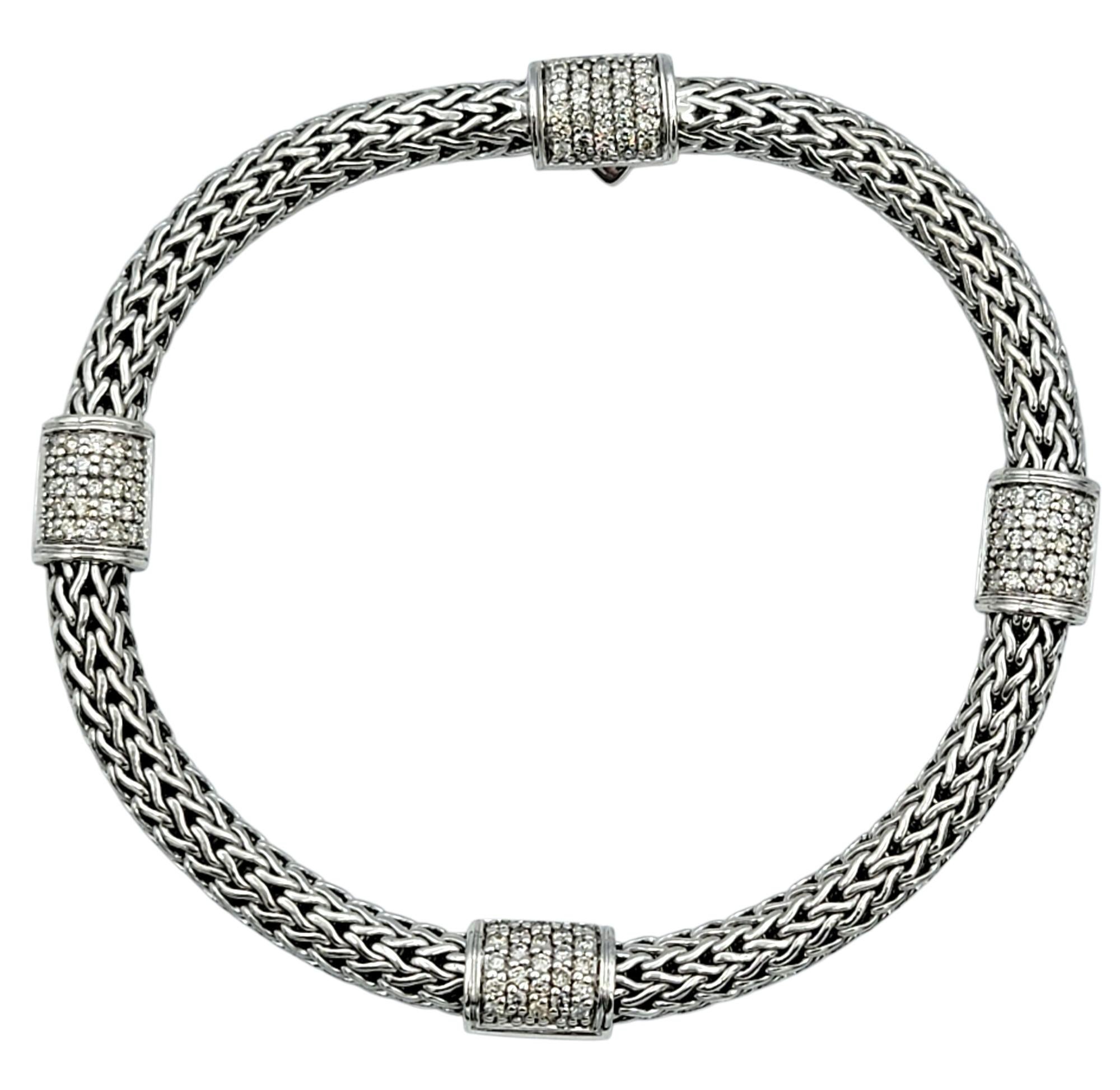 Contemporaneo John Hardy Bracciale Icon con catena intrecciata e pavé di diamanti in A. Silver 925 in vendita
