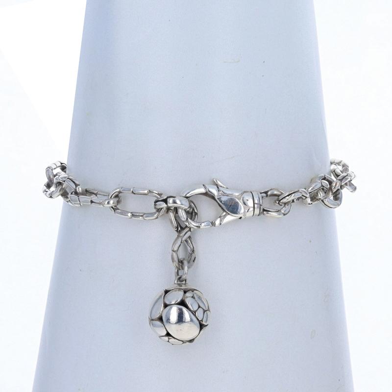 Marke: John Hardy
Collection'S: Kali
Design/One:  Kieselstein Kugel Charme

Metallgehalt: Sterling Silber

Kette Stil: Fancy
Verschluss-Typ: Karabinerhakenverschluss

Messungen

Artikel 1: Armband
Länge: 7 1/4