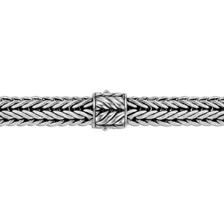 Directamente de la impresionante colección Kami, esta pulsera de plata de ley brilla con el clásico detalle de la cadena John Hardy. La pulsera de 15 mm se completa con el cierre de pulsador para mayor seguridad y comodidad durante todo el día.