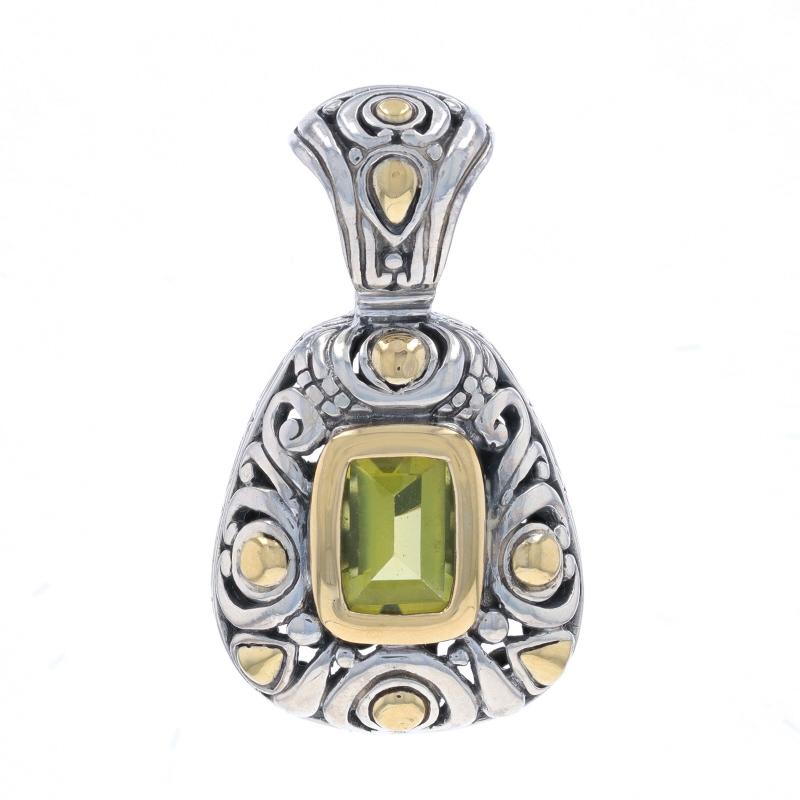 Marchio: John Hardy

Contenuto metallico: Argento Sterling e oro giallo 18k

Informazioni su A. Stone

Quarzo limone naturale
Taglio: Rettangolare Buff Top Step
Colore: Giallo verdastro

Stile: Solitario
Caratteristiche: Design a taglio