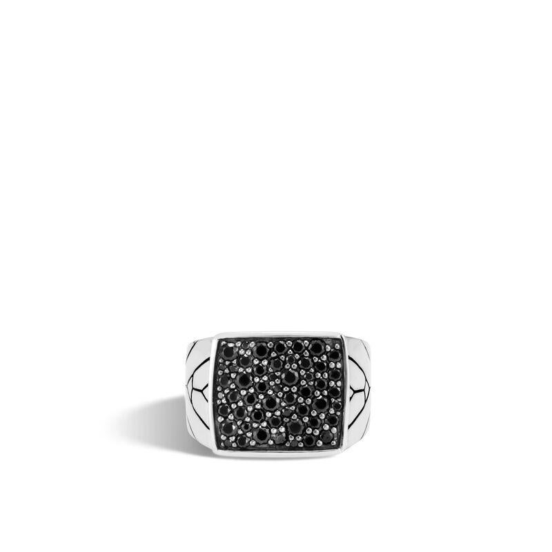 John Hardy Men's Modern Chain Signet Ring with Black Sapphire.
Sterling Silver
Black Sapphire
Ring measures 6mm to 16.5mm wide
Size 10
RBS933374BLSX10