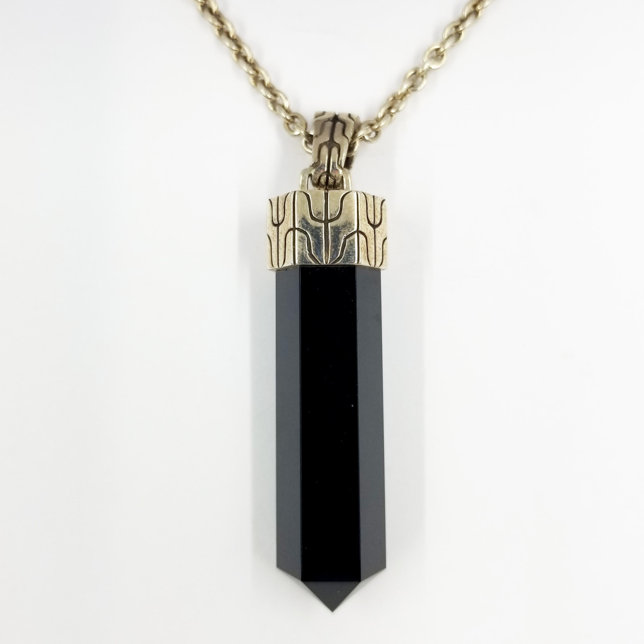 Sterling Silver Necklace with Pendant
Hand Assembled in Bali, Indonesia by John Hardy
Faceted Black Chaceldony Amulet (Onyx)
Classic Chain Design
Stamped JH 925 on Hinged Bale
Comes with John Hardy Pouch & Cleaning Cloth
Style #NBS995031BCLX26