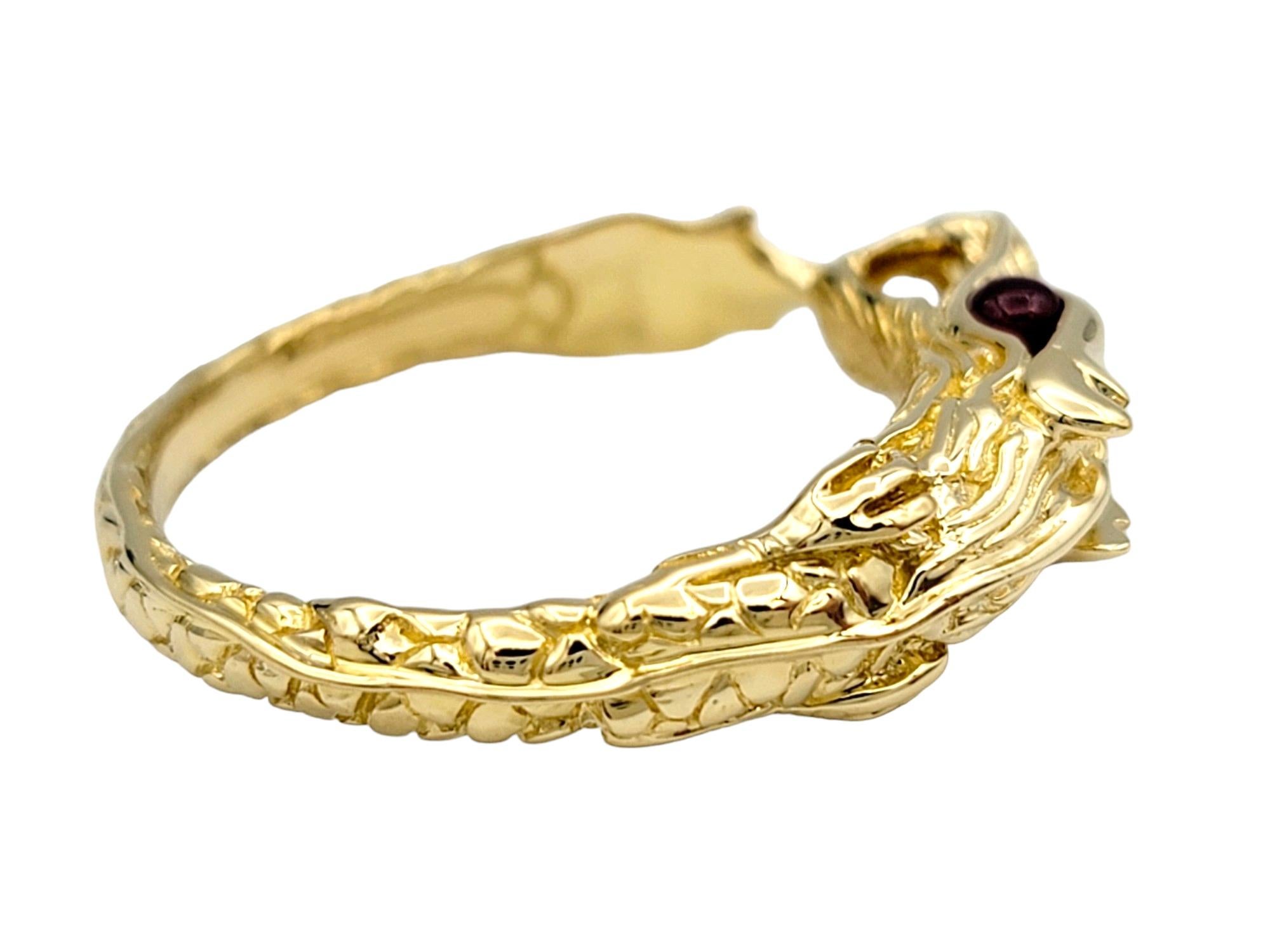 Anillo John Hardy Leyenda de Naga Dragón con Rubíes engastado en oro amarillo de 18 quilates Cabujón en venta