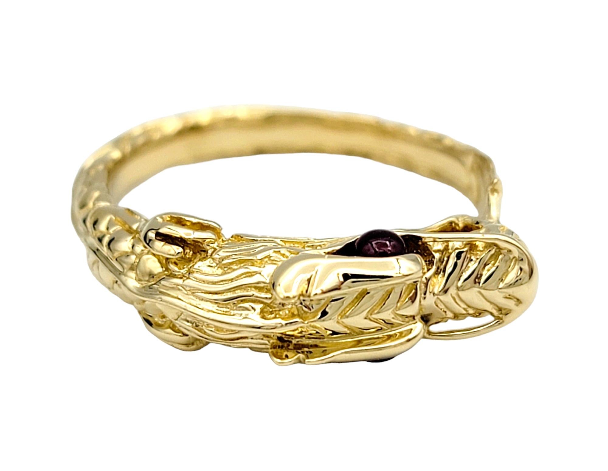 Anillo John Hardy Leyenda de Naga Dragón con Rubíes engastado en oro amarillo de 18 quilates en Bueno estado para la venta en Scottsdale, AZ