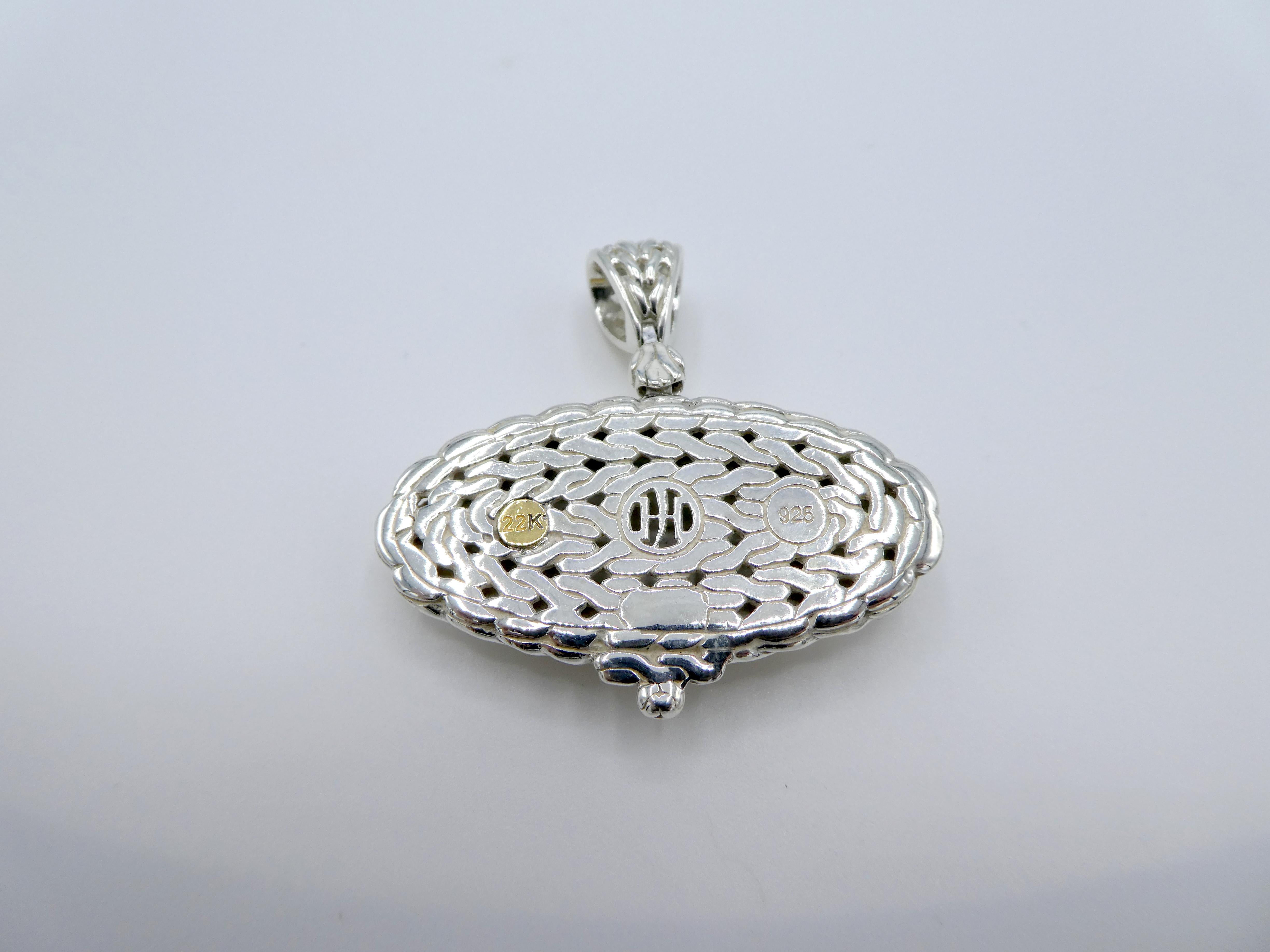 John Hardy Palu Oval Sterling Silver and 22 Karat Gold Hammered Pendant In Good Condition In  Baltimore, MD