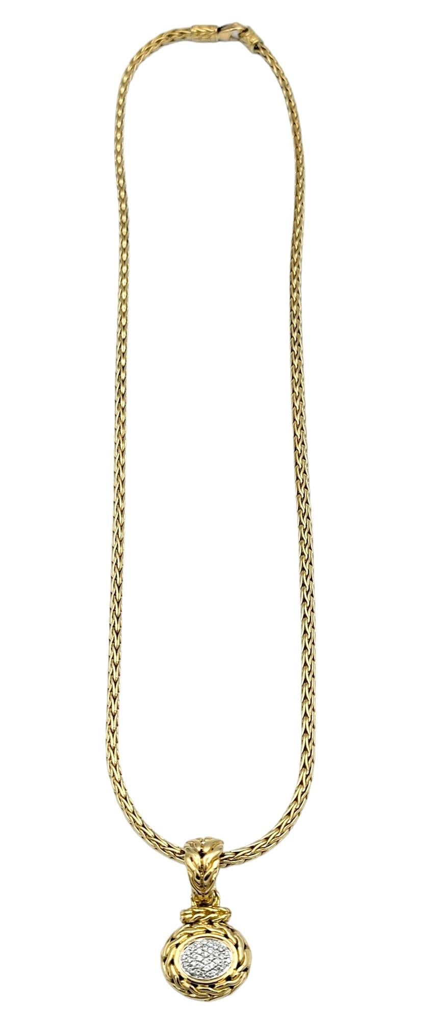 John Hardy, collier pendentif ovale pavé de diamants avec chaîne en or jaune 18 carats Bon état - En vente à Scottsdale, AZ