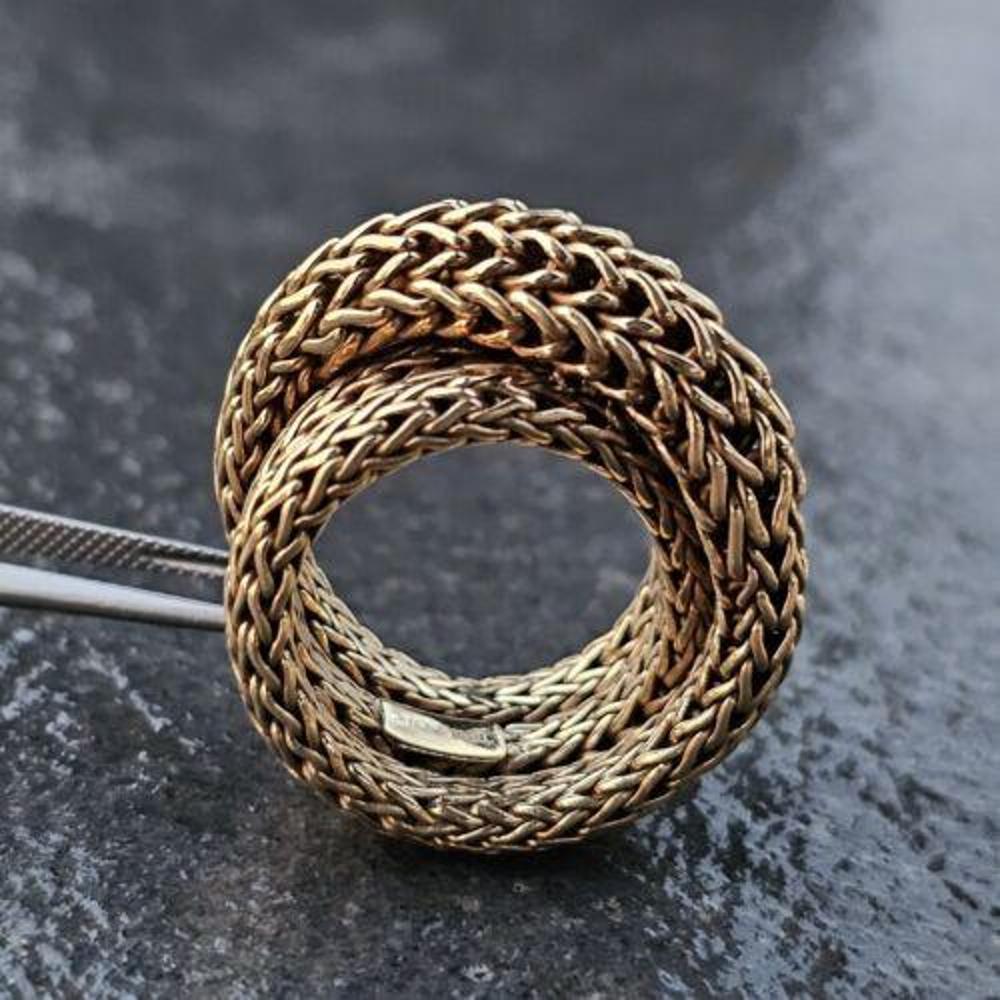John Hardy Ring Classic Chain Crossover Twisted Woven Domed 18k Gold Size 6.5 In Good Condition For Sale In Northbrook, IL