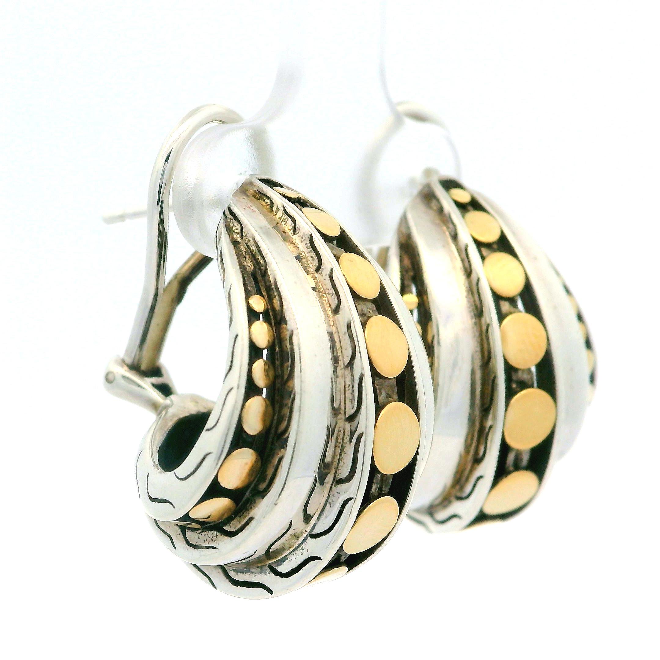 Material: Sterling Silver .925 - 18k Yellow Gold
Weight: 17.14 Grams
Closure: Omega back (Pierced ears are required.)
Overall Width: 18.8mm (0.74