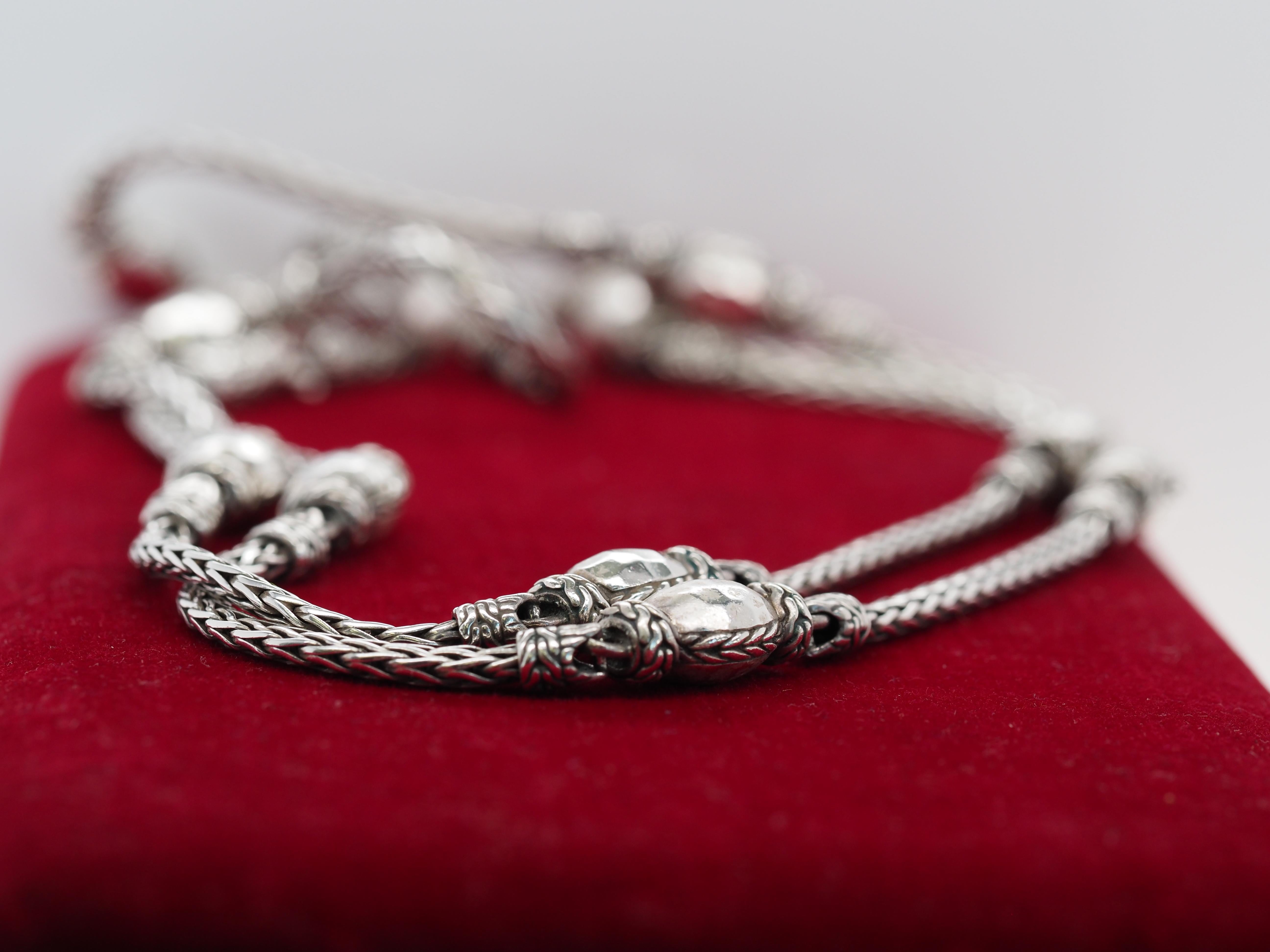 Metall-Typ: Sterling Silber [gepunzt und geprüft]
Gewicht: 60,6 Gramm
Schöpfer: John Hardy
Maße: 35 Zoll
Zustand: Ausgezeichnet
