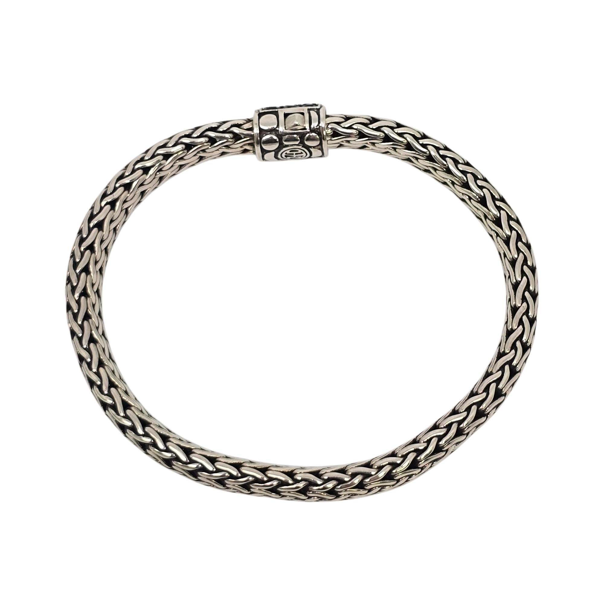 John Hardy Sterling Silver Black Sapphire Classic Chain Icon Bracelet #22214 In Good Condition For Sale In Washington Depot, CT