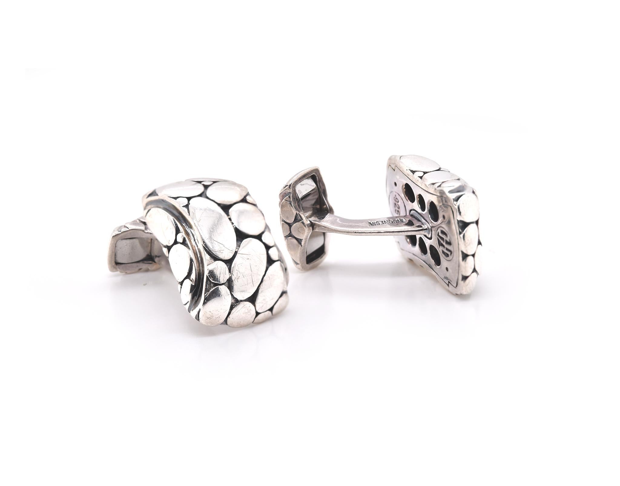 Designer: John Hardy
Material: sterling silver 
Dimensions: cufflinks measure 14.95mm x 21.32mm
Weight: 17.11 grams
