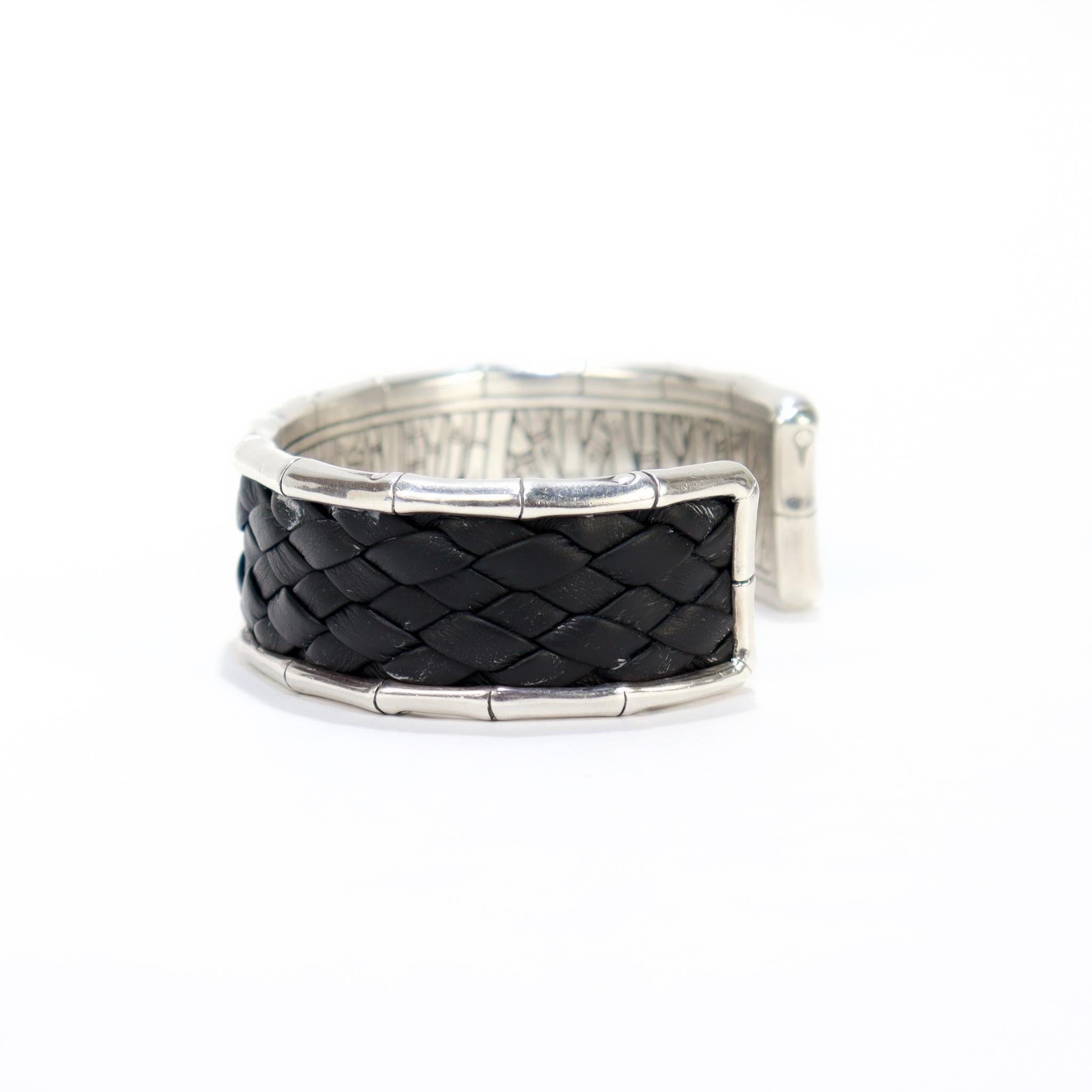 I. John Hardy Bracelet manchette en bambou en argent et cuir Pour hommes en vente