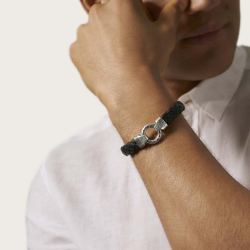 Sterling Silver and Leather
Bracelet measures 12mm wide
Station measures 34.5mm wide
Size Large
Lobster Clasp
BM9996561BLXUL