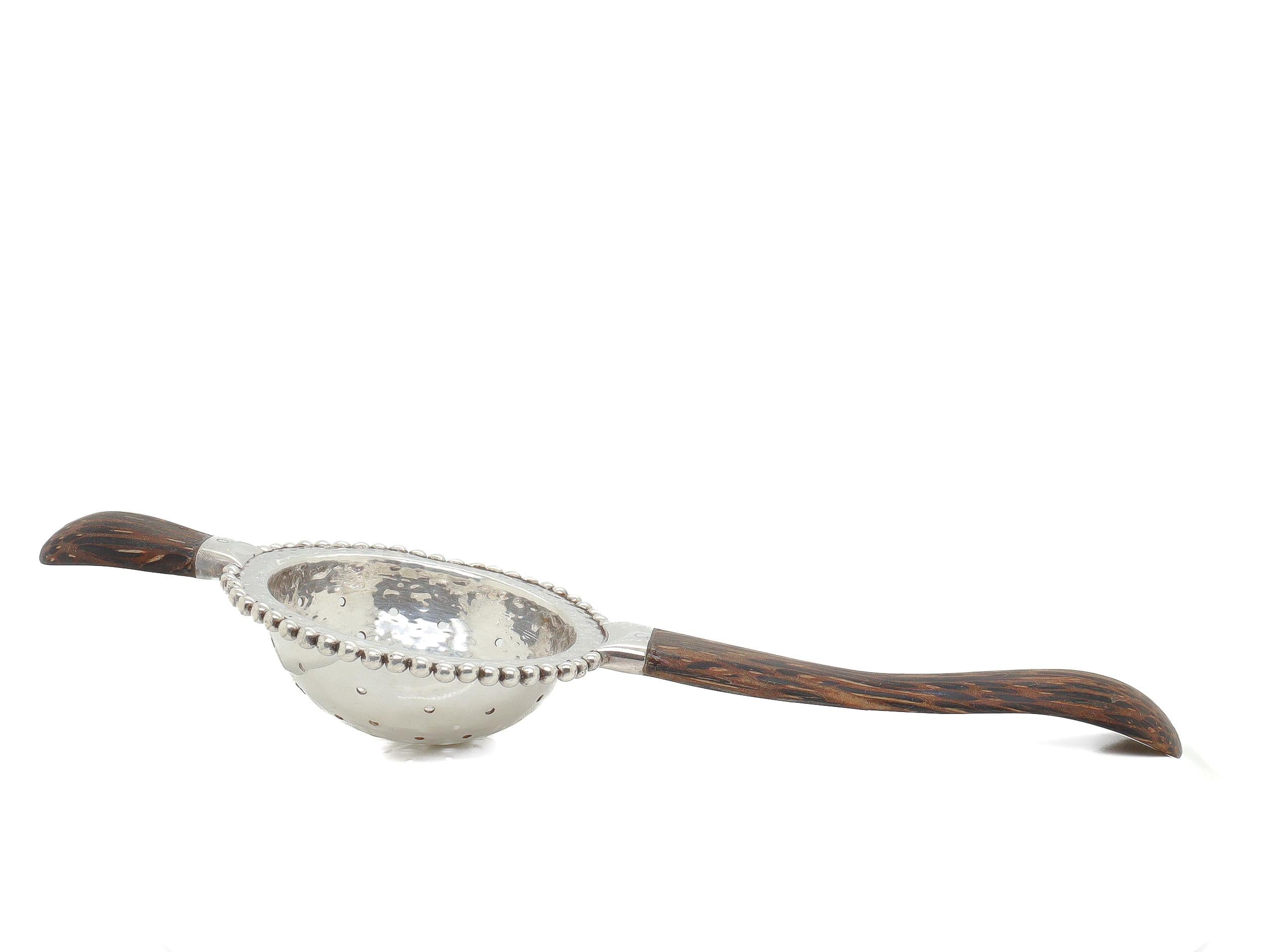 Mid-Century moderno John Hardy, colino da tè in argento sterling e legno di palma in vendita