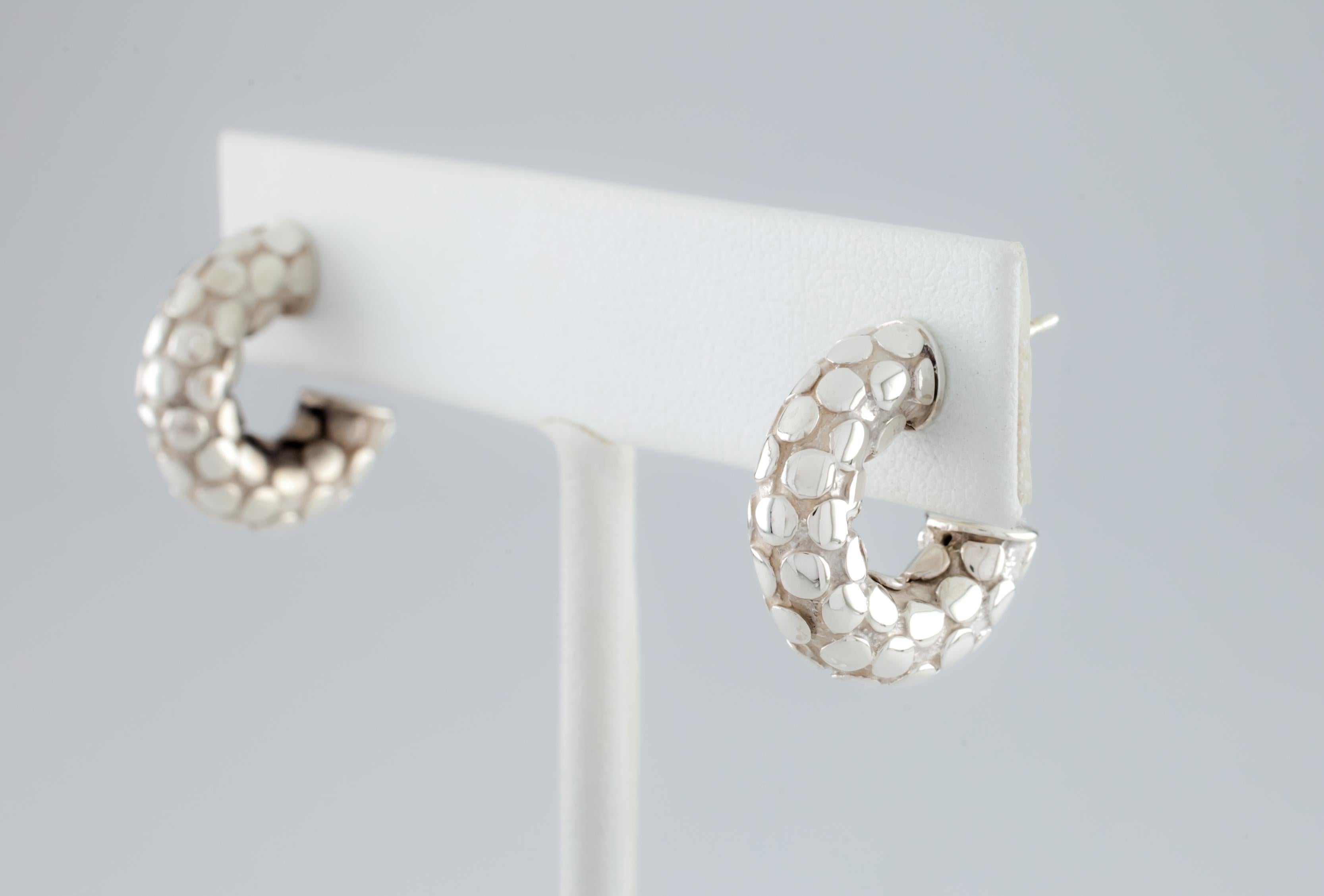 Modern John Hardy Sterling Silver Studded Small Hoop Earrings For Sale
