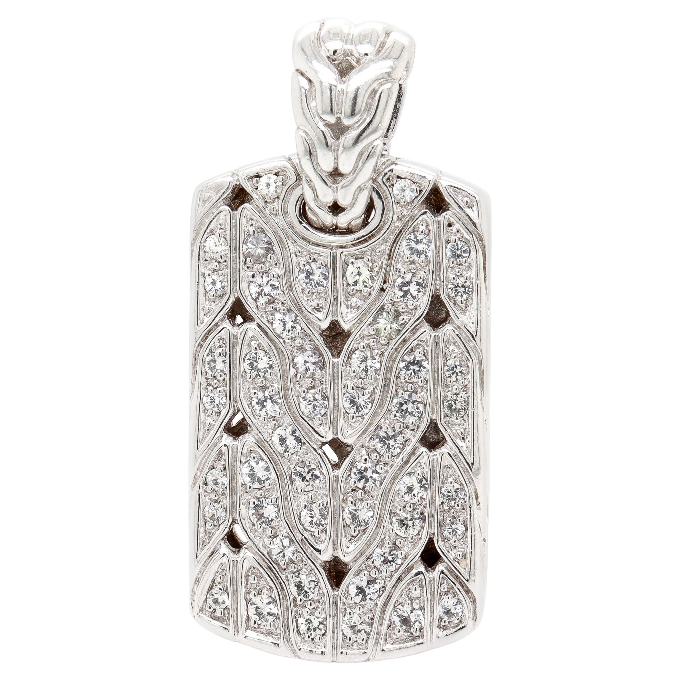 John Hardy Ciondolo con medaglietta Naga in zaffiro bianco in vendita