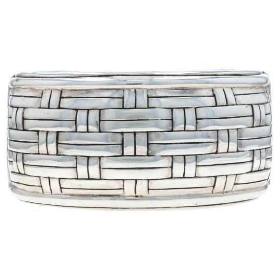 How can you tell if a John Hardy bracelet is real?