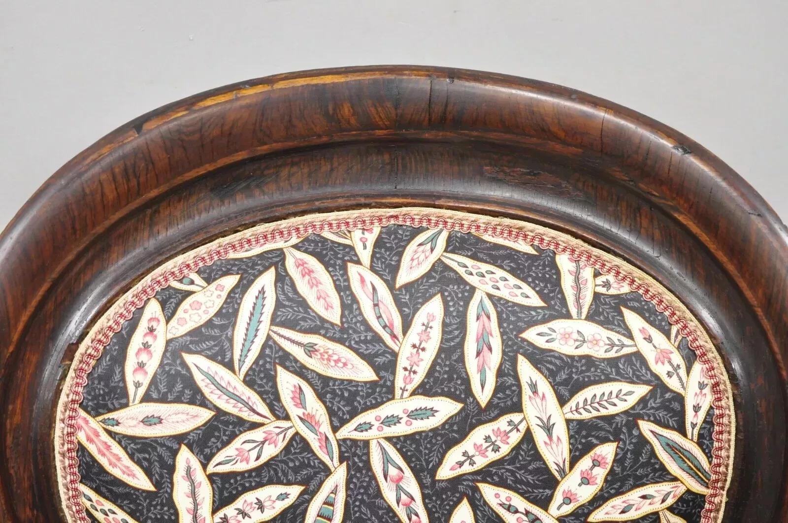 John Henry Belter Sillones de salón victorianos de palisandro laminado - un par Victoriano en venta