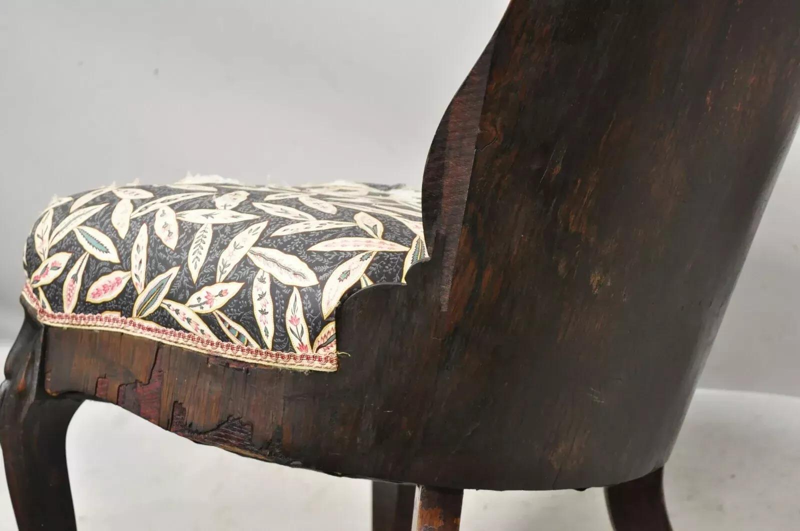 John Henry Belter Sillones de salón victorianos de palisandro laminado - un par siglo XIX en venta