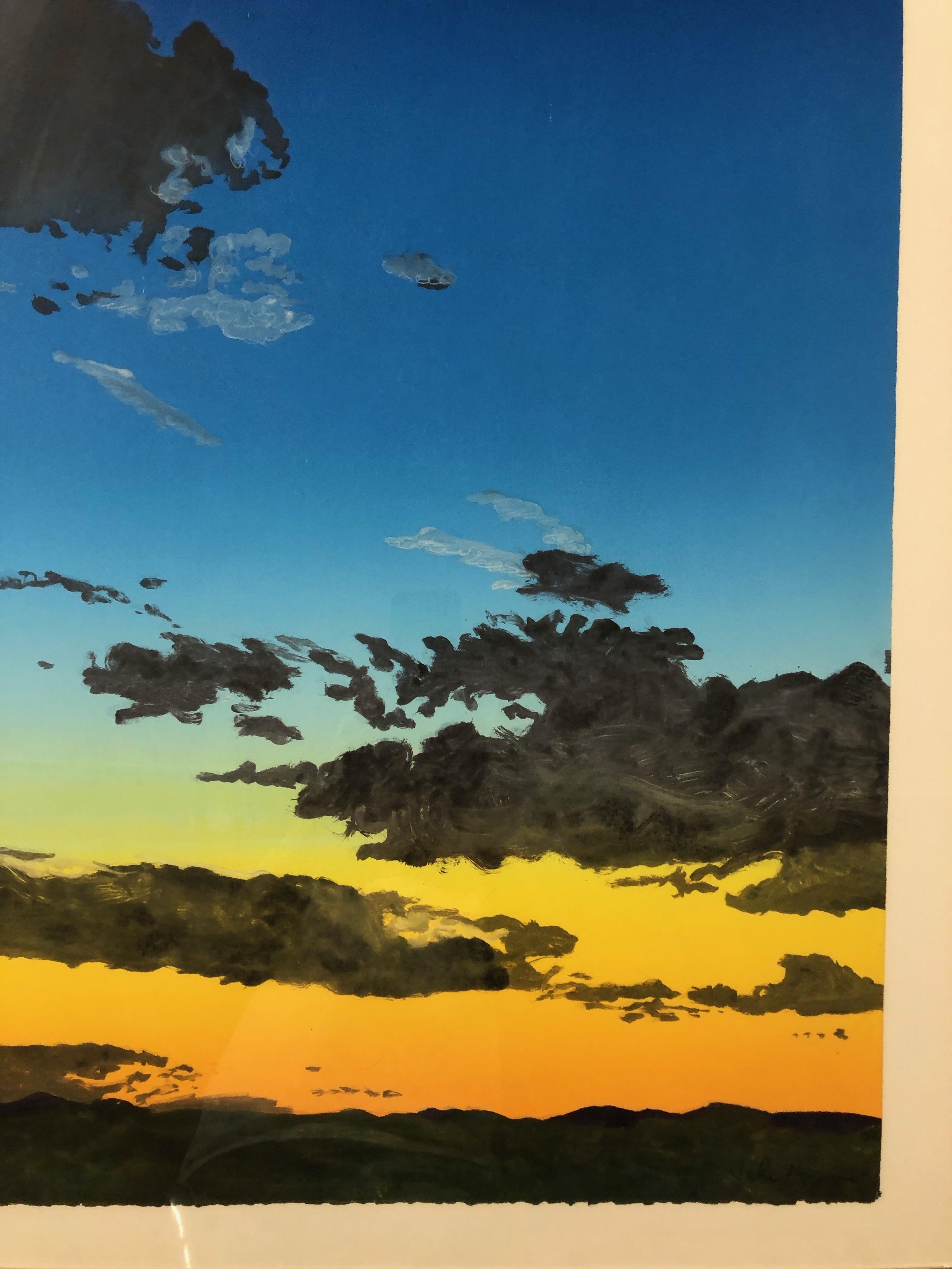 Sonnenuntergang Wolken von John Hogan gerahmte Monotypie Wüstenblau, schwarz, orange  im Angebot 2